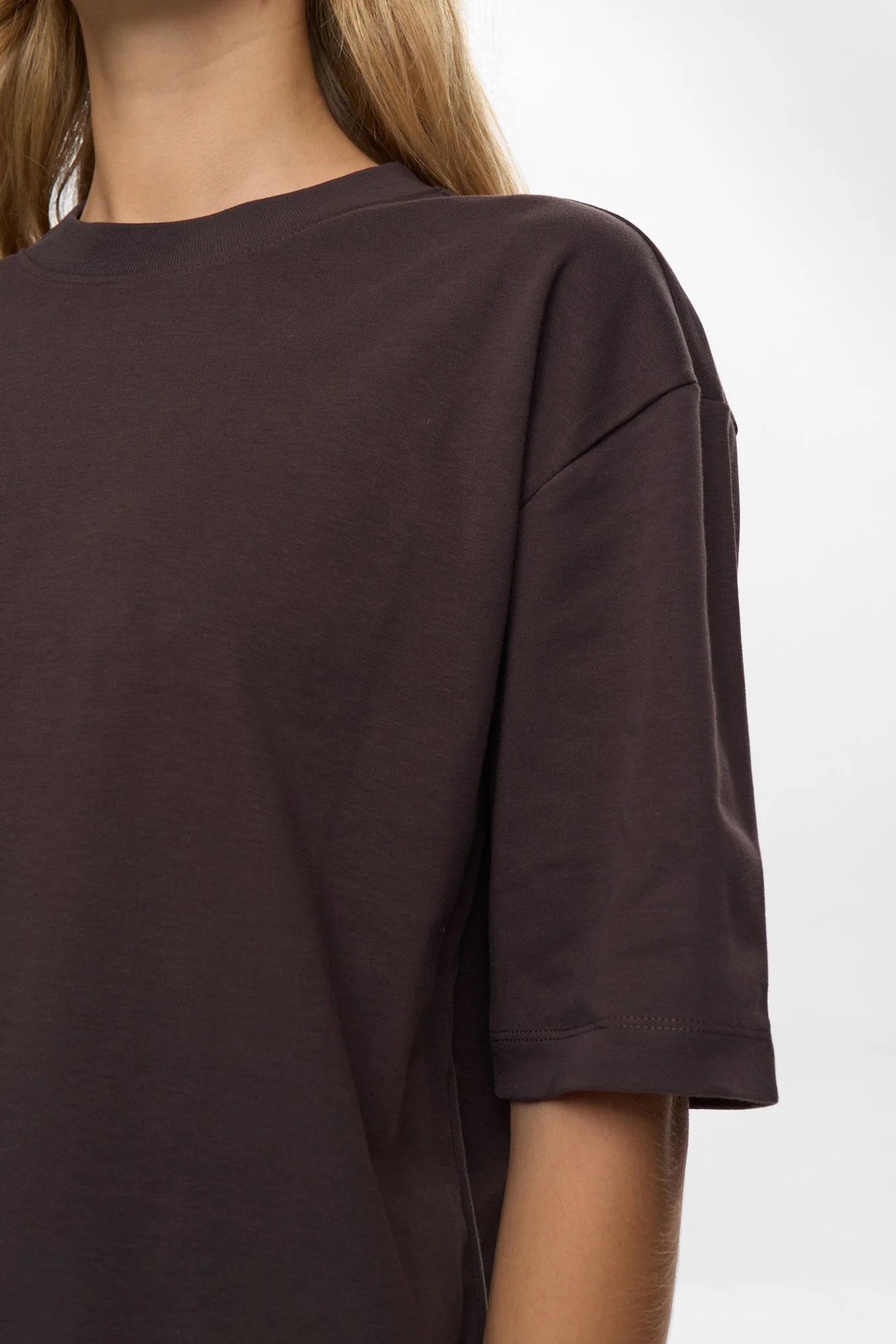 NUGIRA T-SHIRT - Black Coffee - Image 4