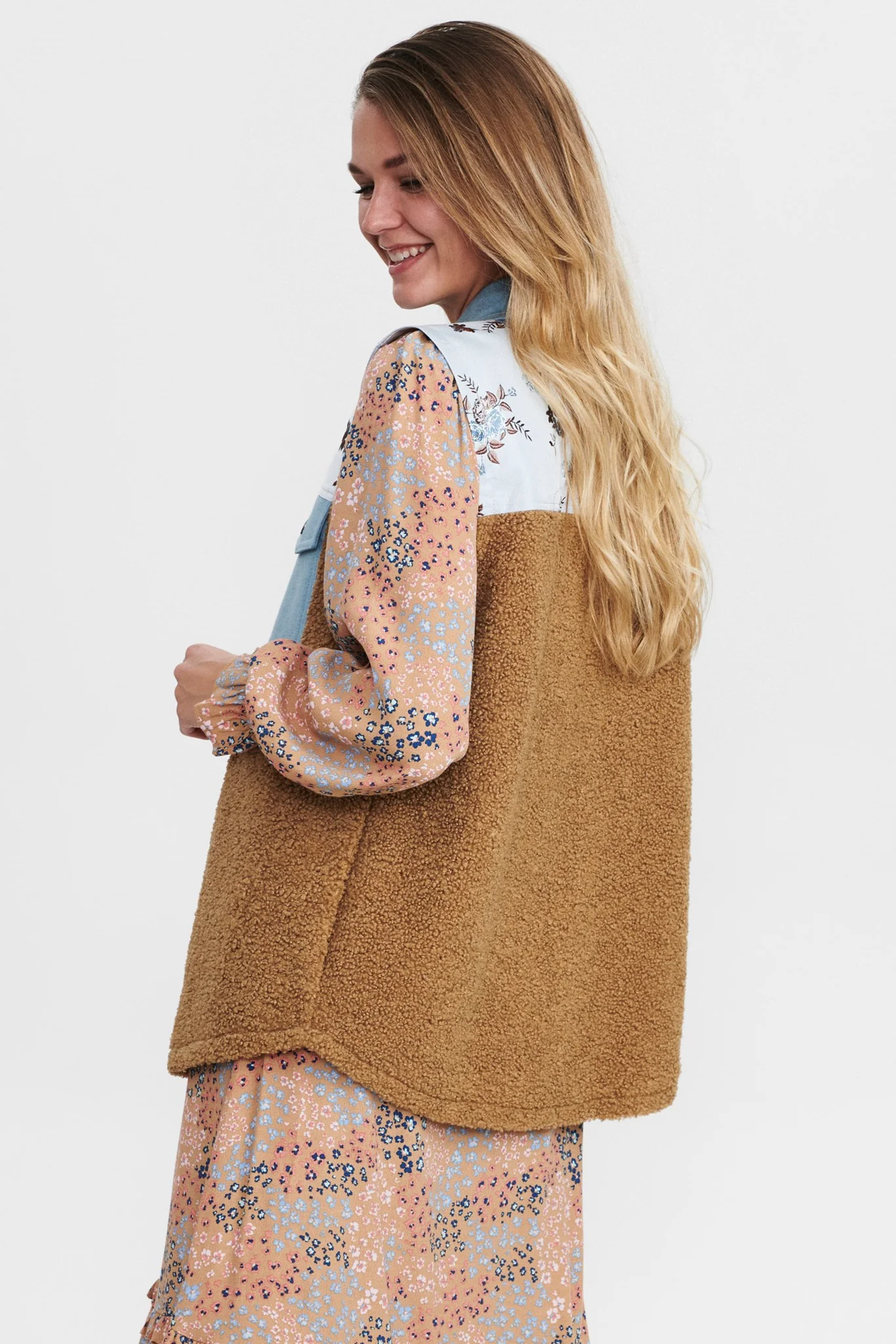 NUHELLA WAISTCOAT - Chipmunk - Image 2