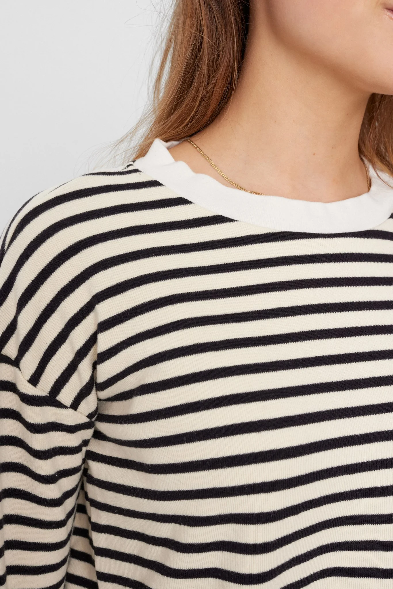 NUHUBSA BLOUSE - Caviar - Image 4
