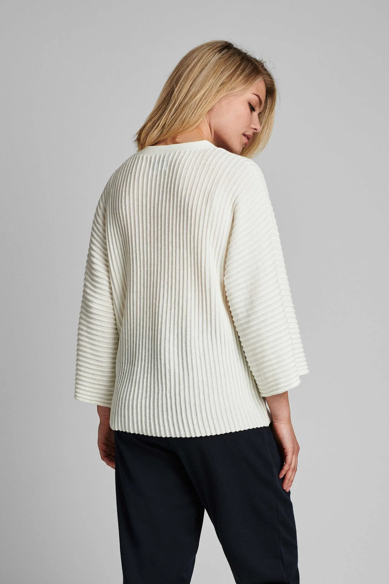 NUIRMELIN V-NECK PULLOVER - NOOS - Cloud Dancer - Image 2