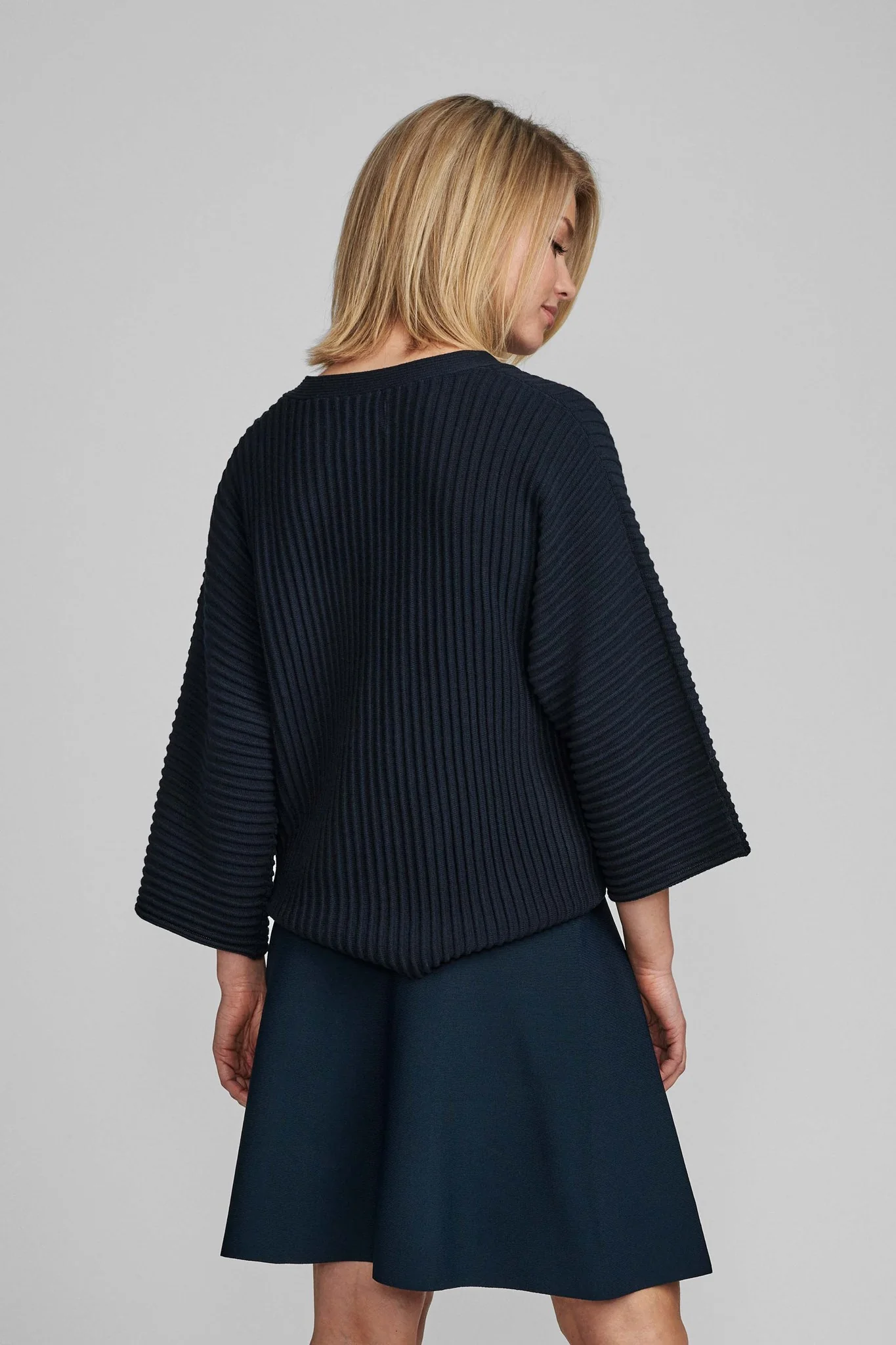 NUIRMELIN V-NECK PULLOVER - NOOS - Dark Sapphire - Image 3