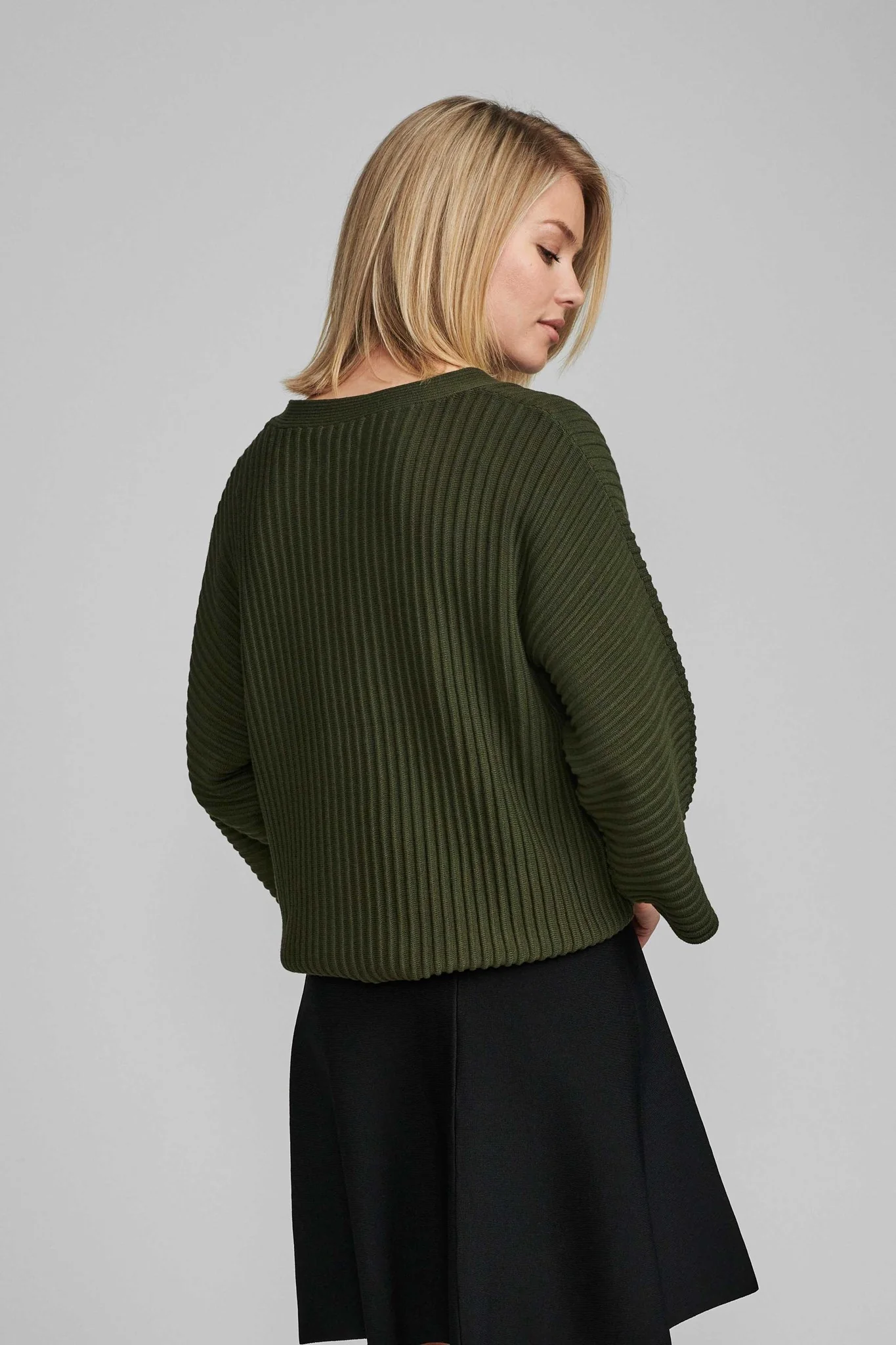 NUIRMELIN V-NECK PULLOVER - NOOS - Deep Depth - Image 3