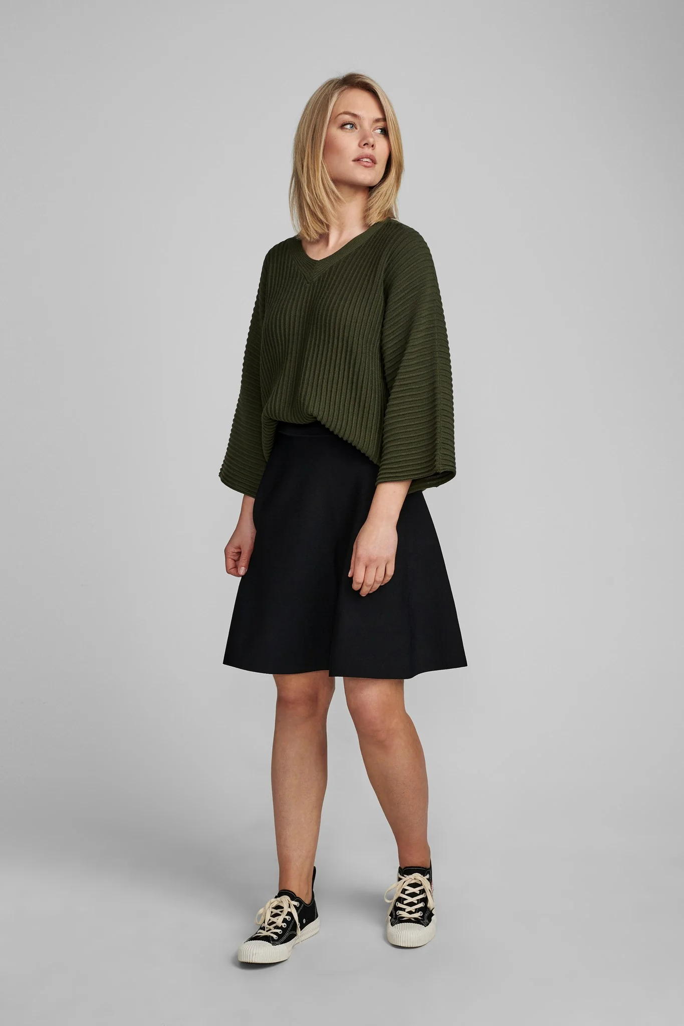 NUIRMELIN V-NECK PULLOVER - NOOS - Deep Depth - Image 4