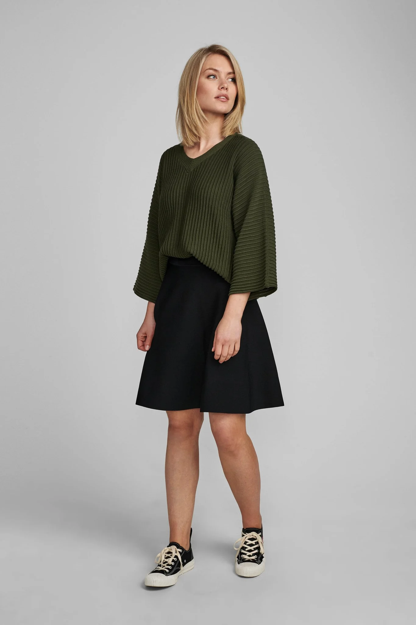 NUIRMELIN V-NECK PULLOVER - NOOS - Deep Depth - Image 5