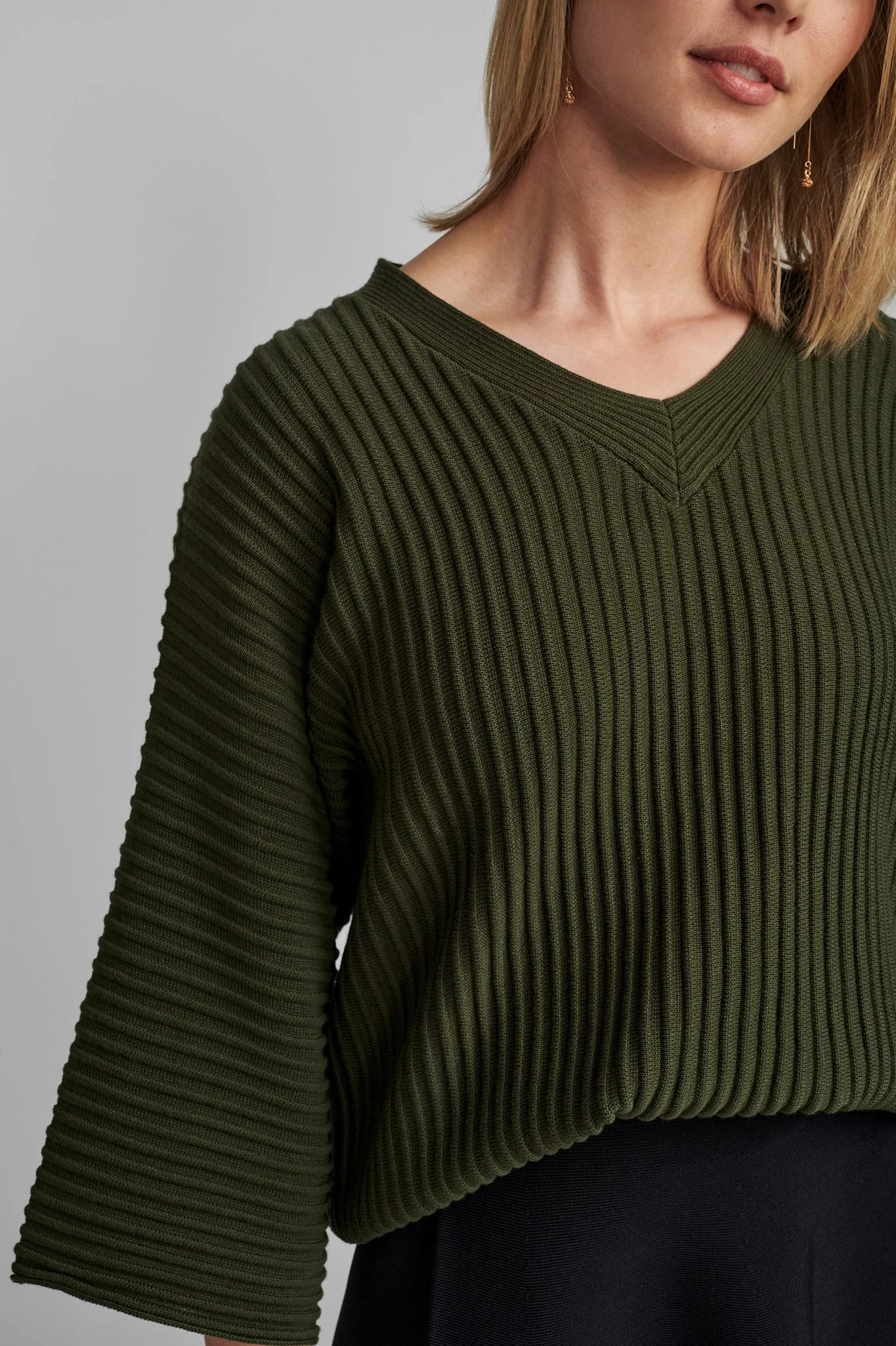 NUIRMELIN V-NECK PULLOVER - NOOS - Deep Depth - Image 6