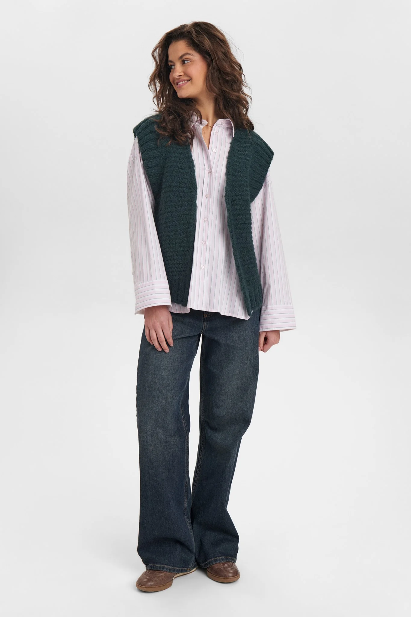 NUJU VEST - Botanical Garden - Image 3