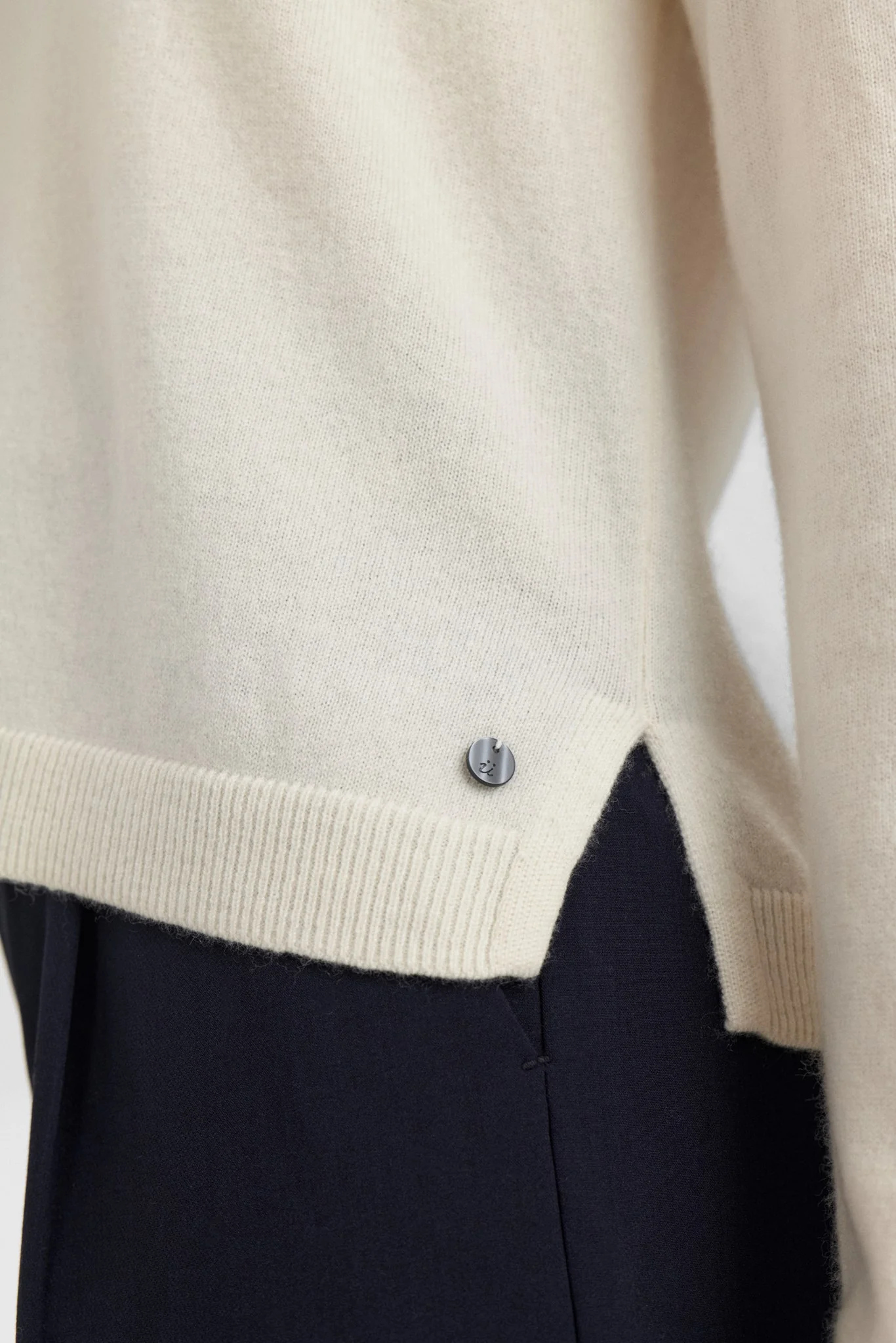 NUKASHA PULLOVER - Cloud Dancer - Image 5