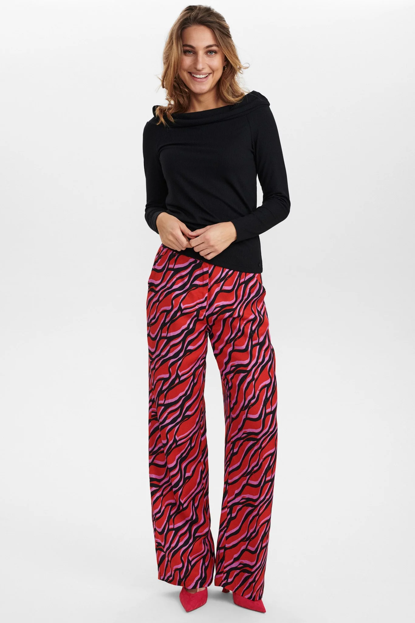 NUKISSA FOLD DOWN BLOUSE - Caviar - Image 3