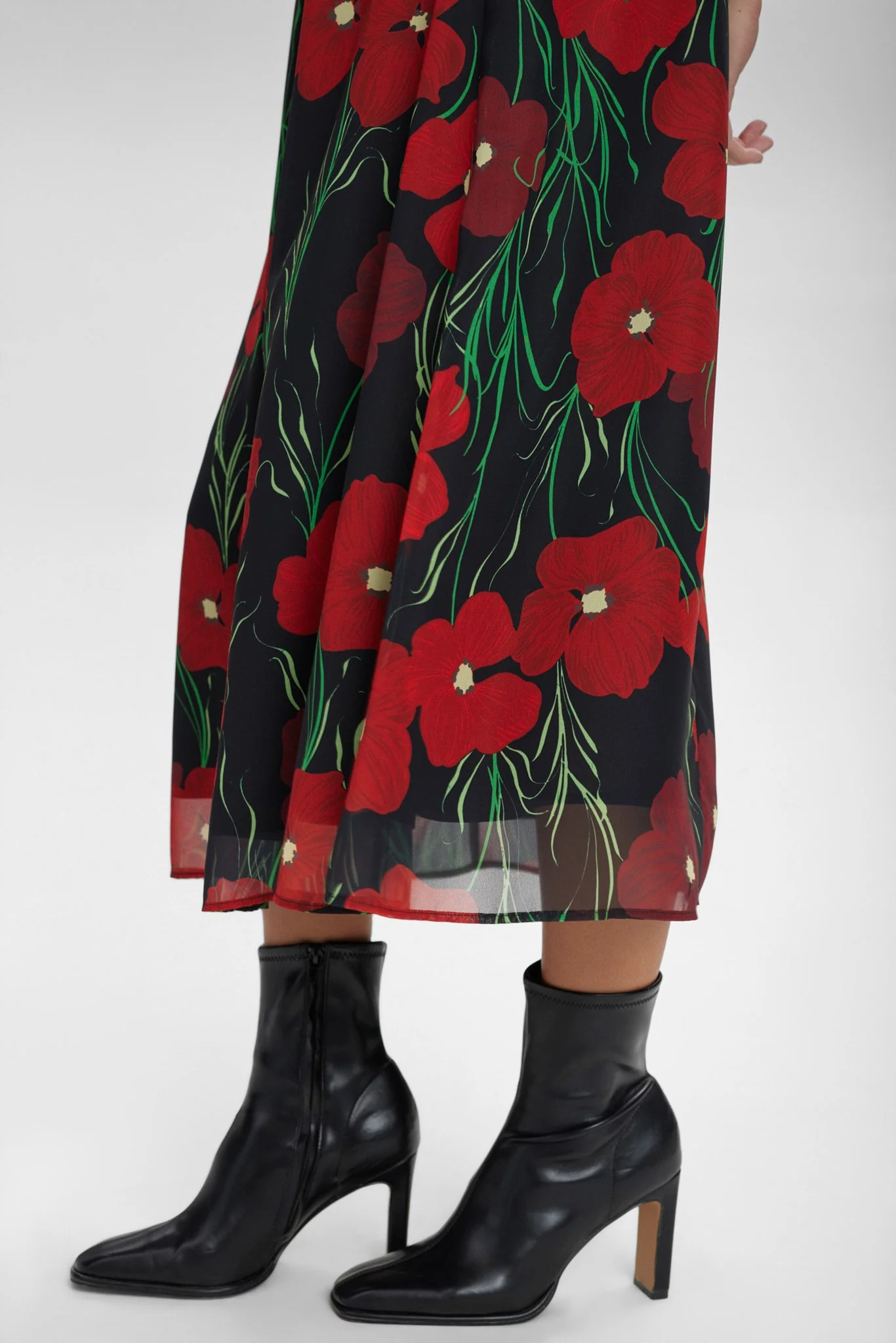 NUKYNDALL SKIRT - Fiery Red - Image 5