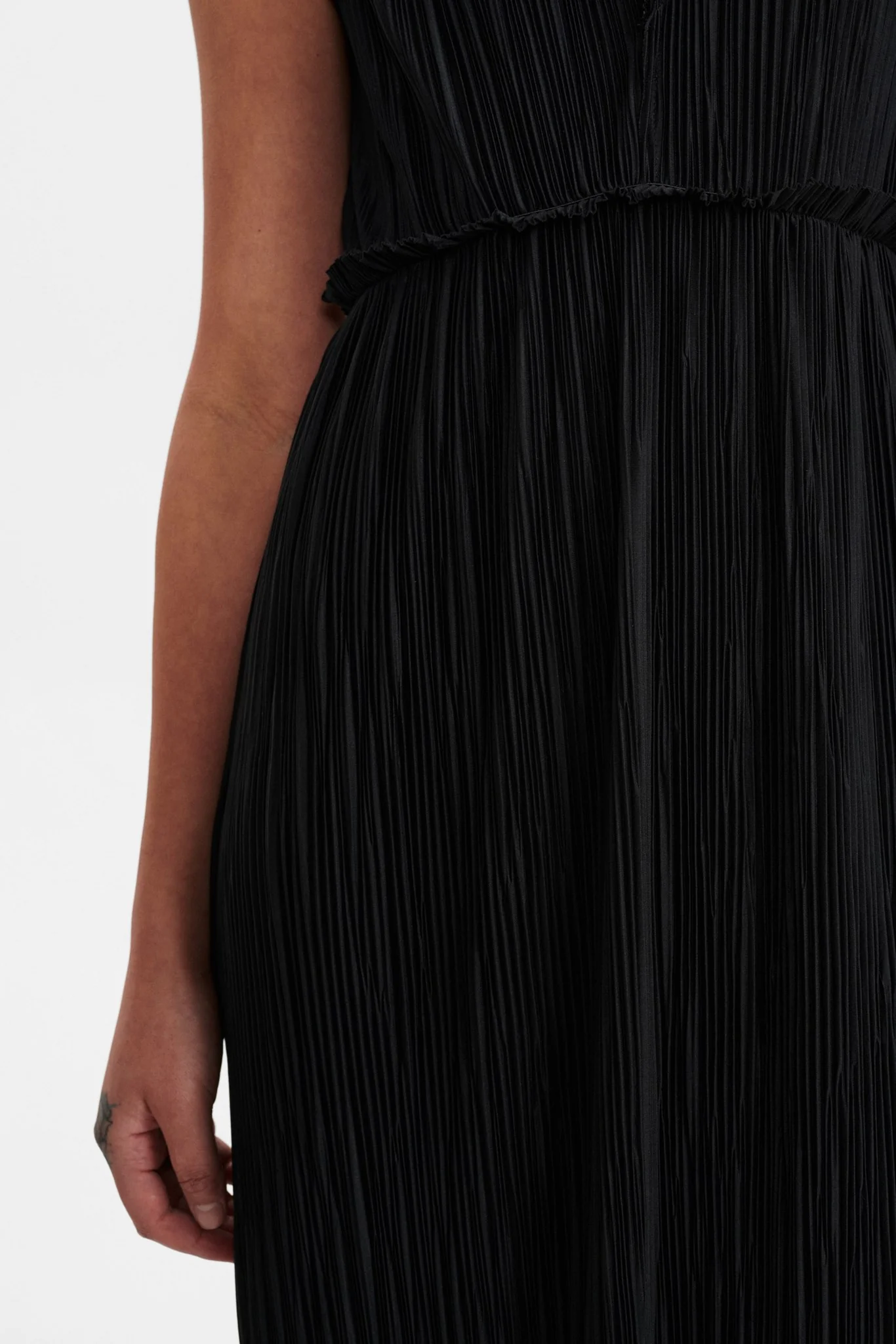 NUMABEL DRESS - Caviar - Image 5