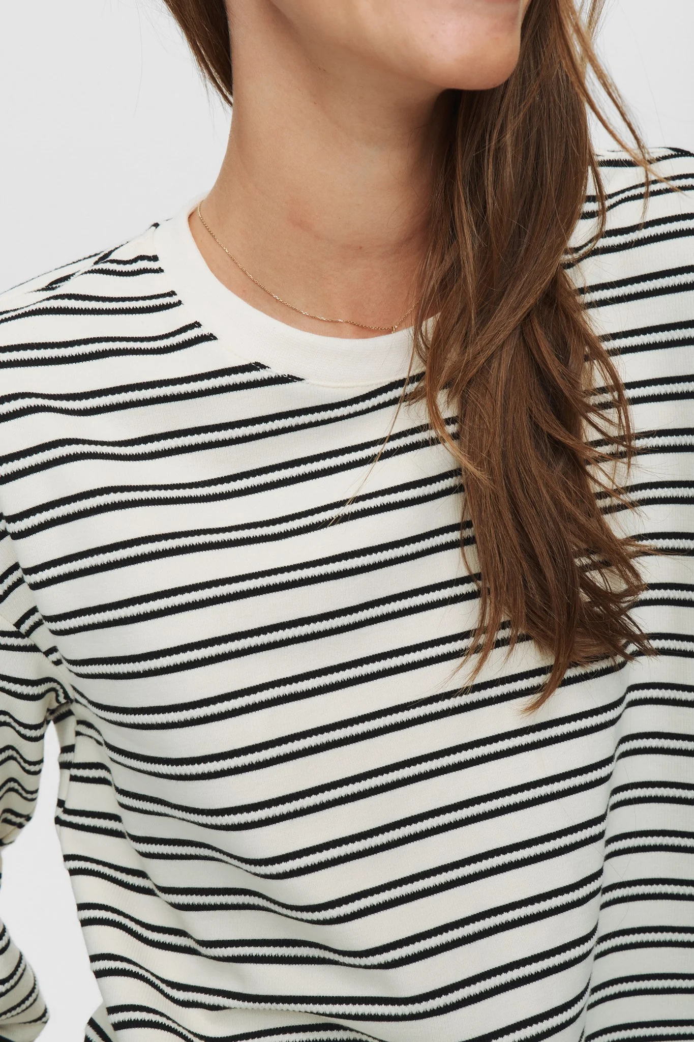 NUMACIE SWEATSHIRT - Cloud Dancer - Image 5