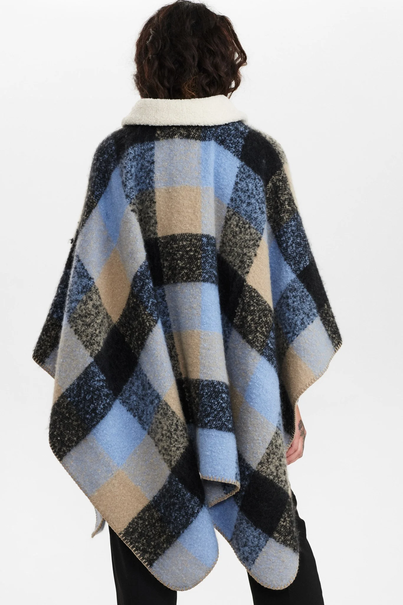NUMARRINA PONCHO - Caviar - Image 2