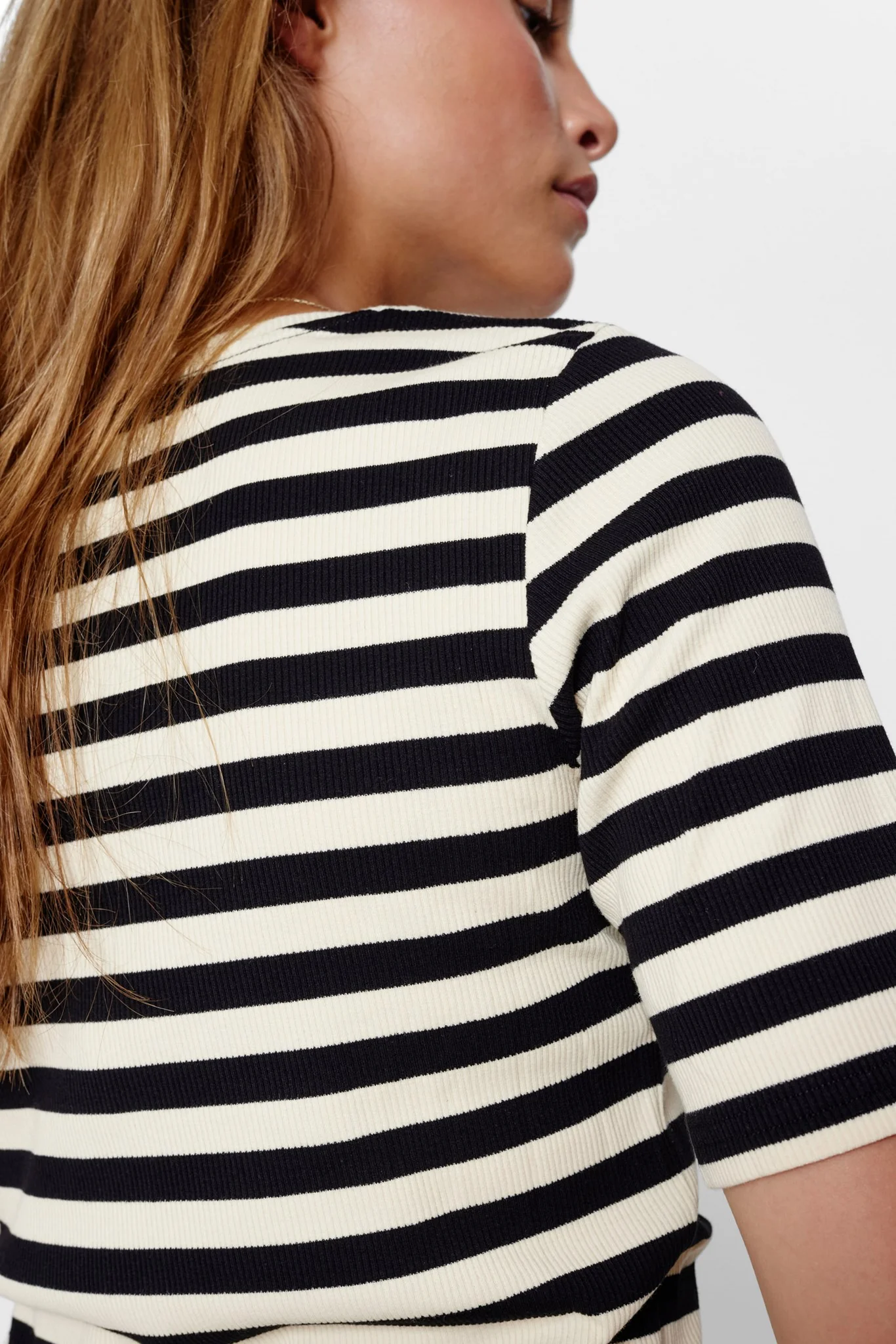 NUMICKE SS BLOUSE - Caviar - Image 4