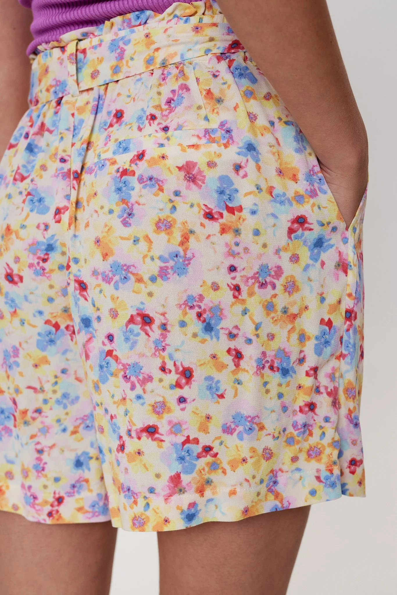 NUMILENA SHORTS - Limelight - Image 4
