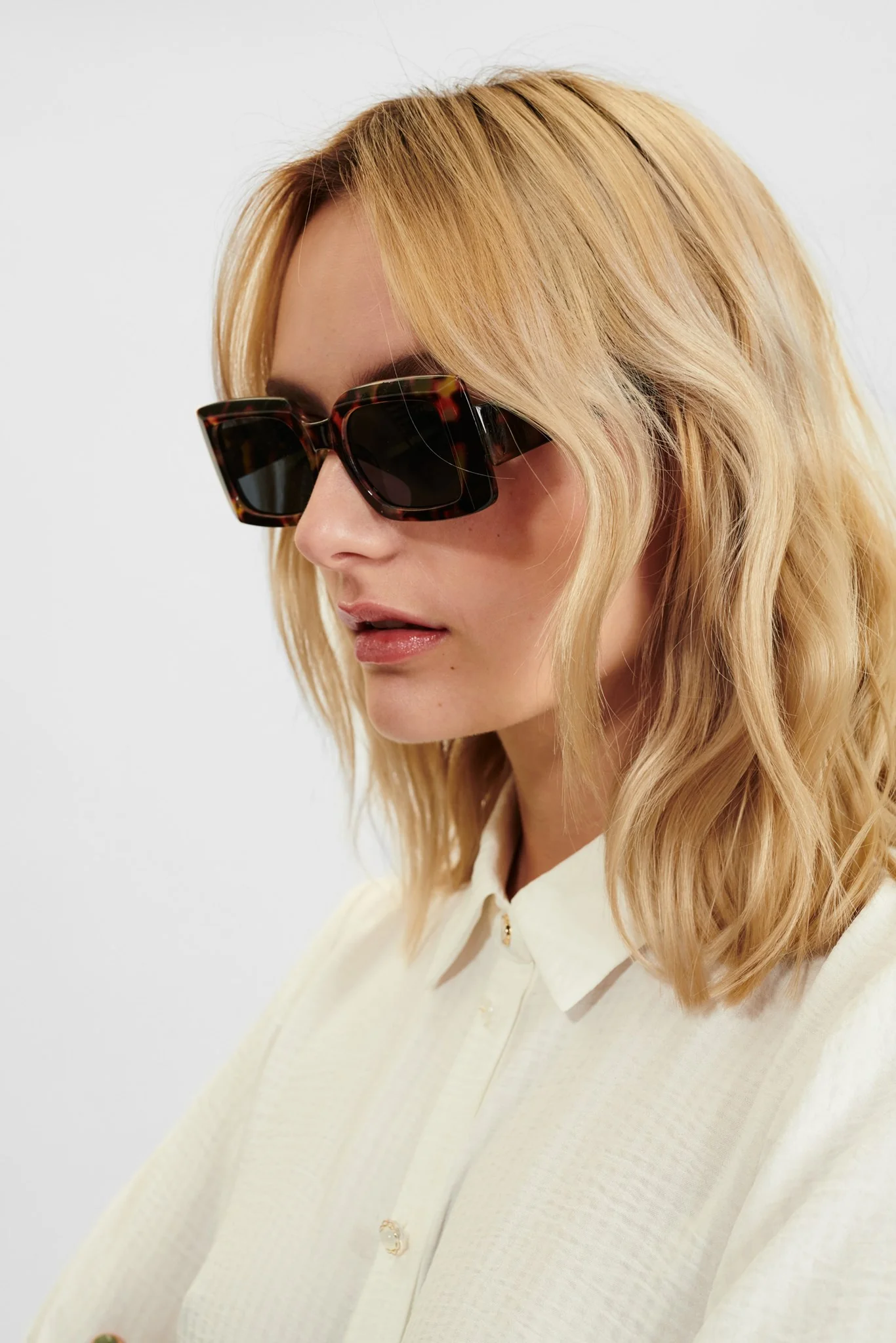 NUNANCEY SUNGLASSES  - Caviar - Image 2