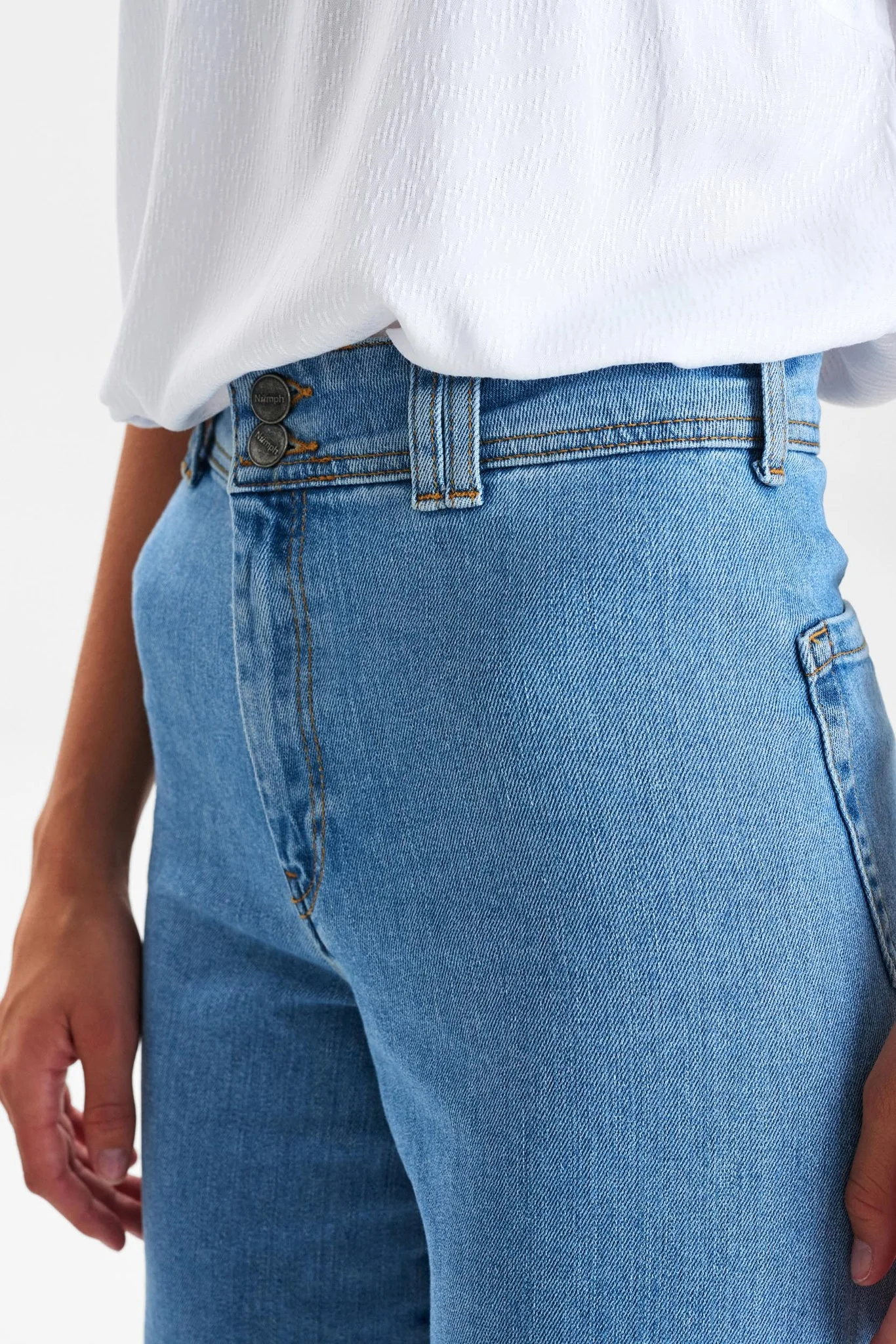 NUNATASJA JEANS - Light Blue Denim - Image 4