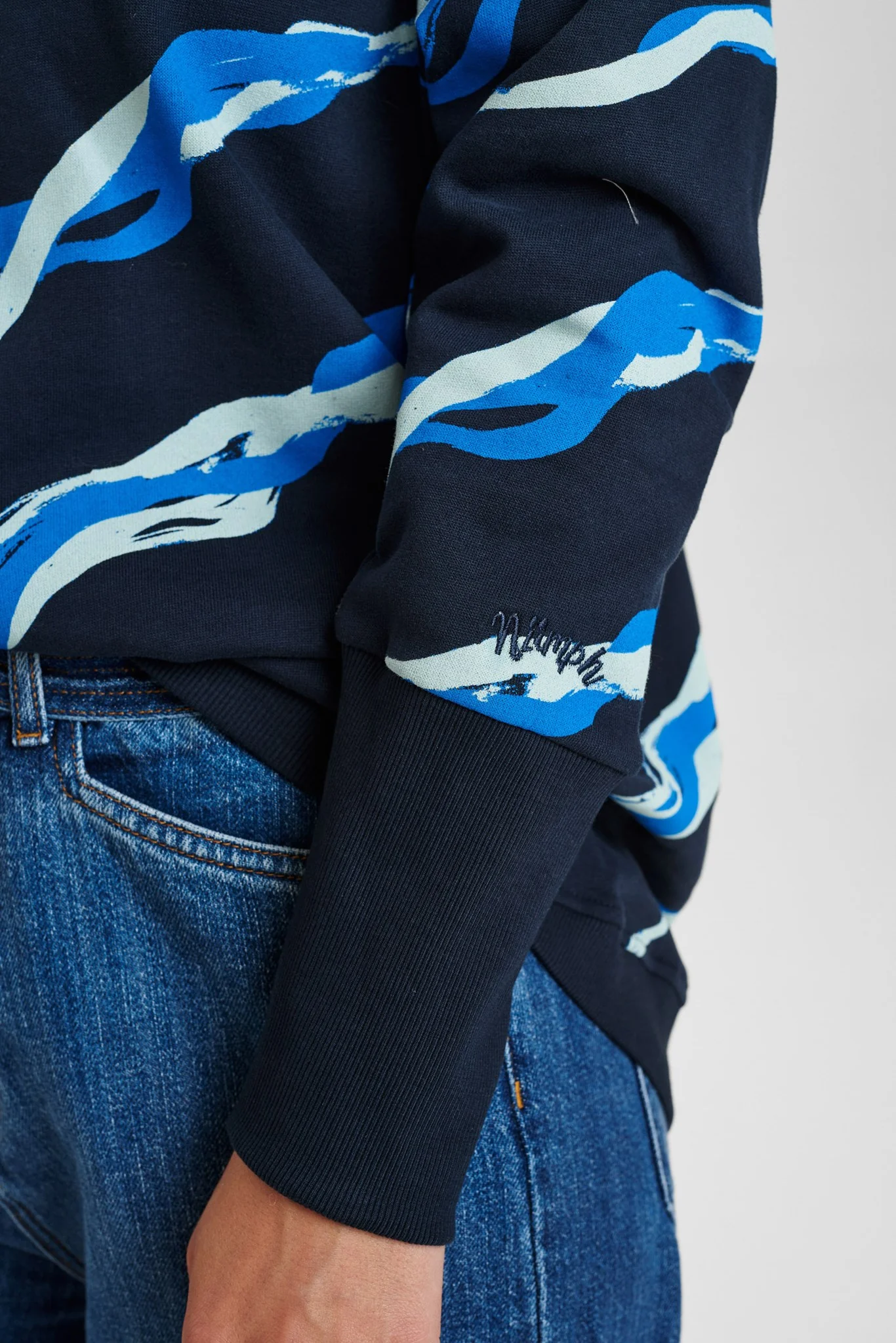 NUNICOLA SWEAT AOP - Dark Sapphire - Image 5