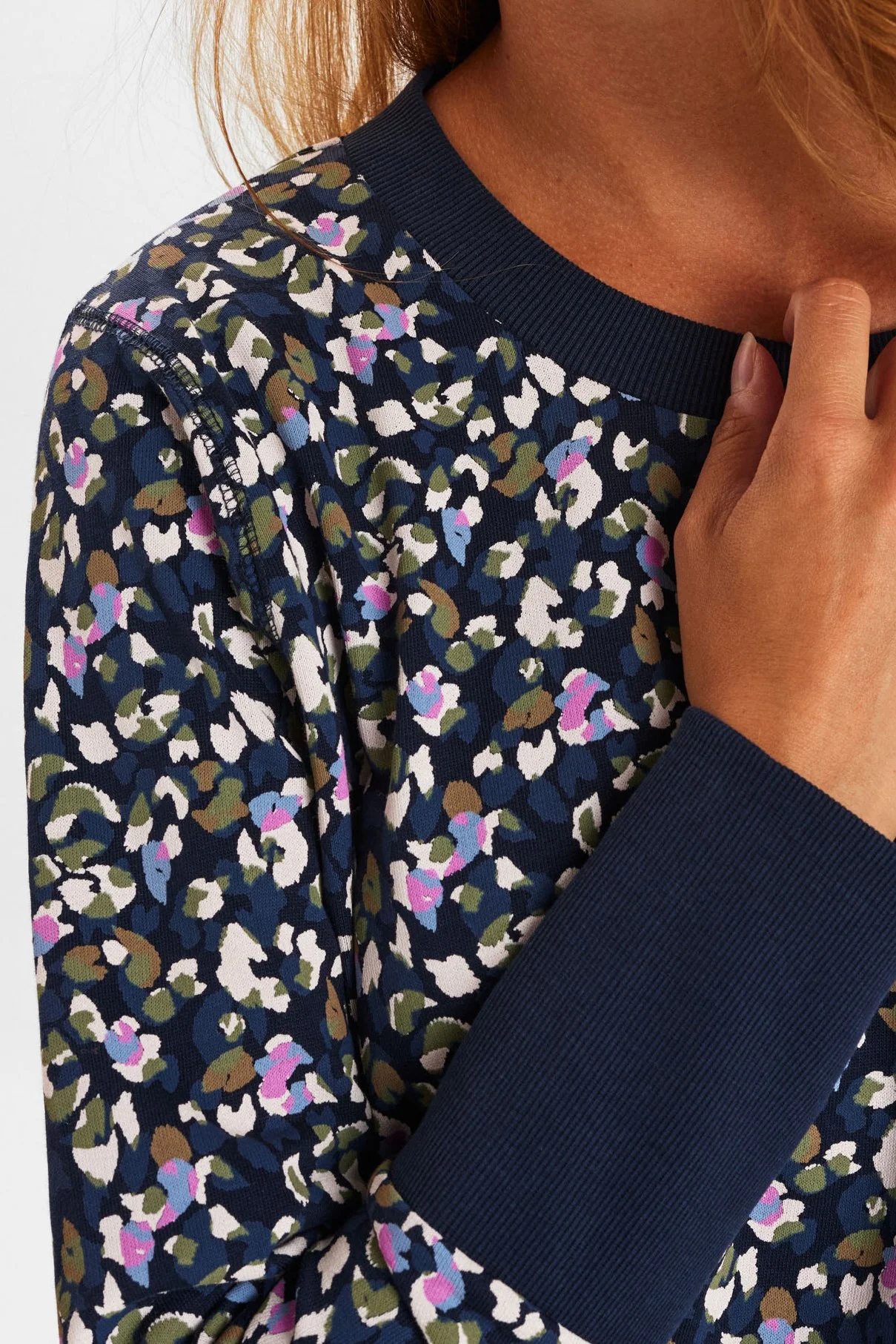 NUNIKOLA SWEAT - Dark Sapphire - Image 5