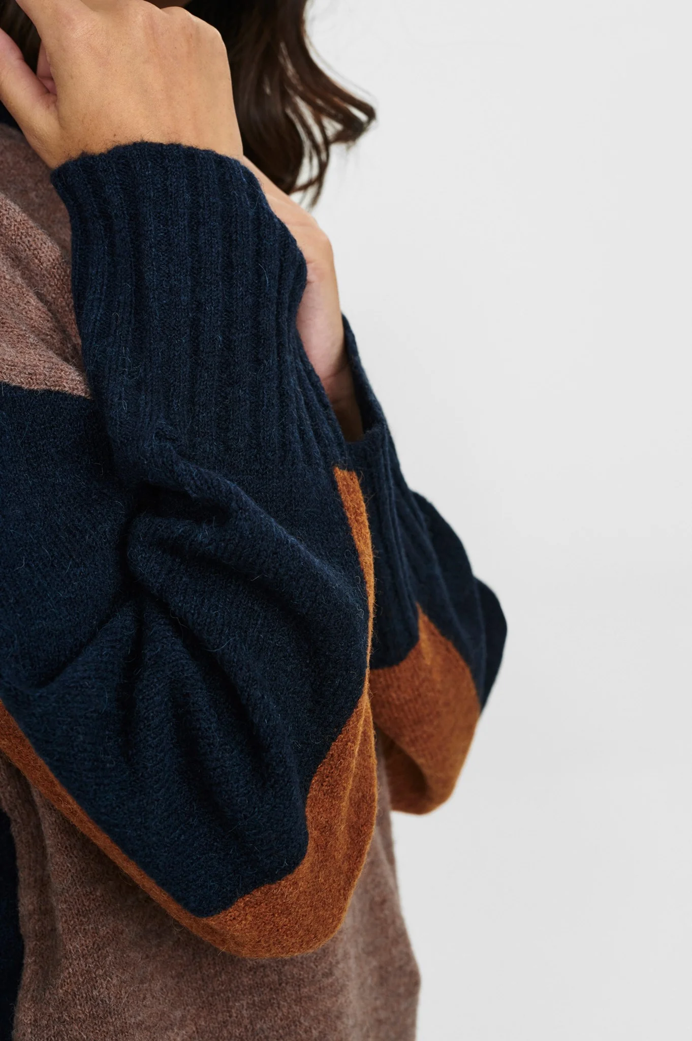 NUNUCHER PULLOVER - Dark Sapphire - Image 5