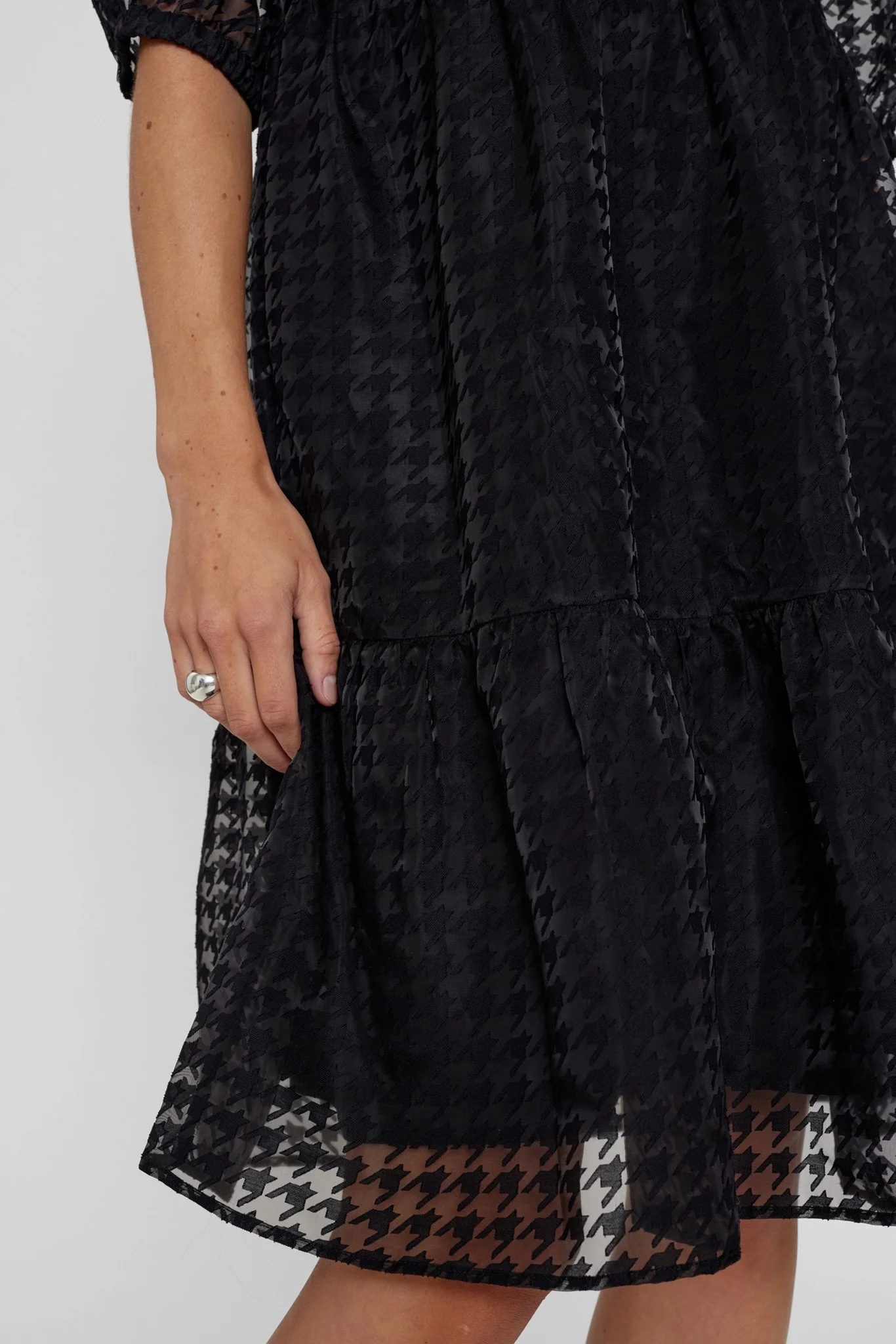 NUNYROMA SS DRESS - Caviar - Image 5