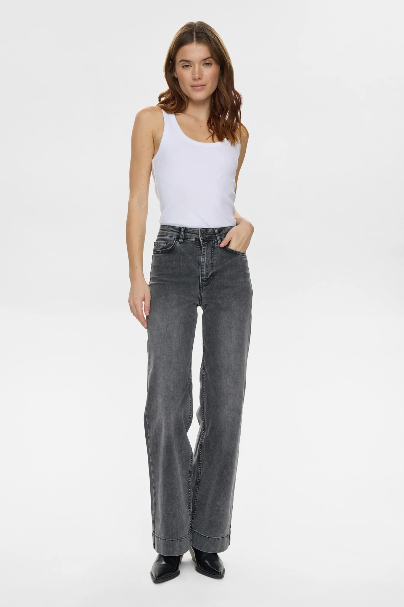 NUPARIS HR WIDE JEANS - P3020 - Black Washed Denim - Image 4