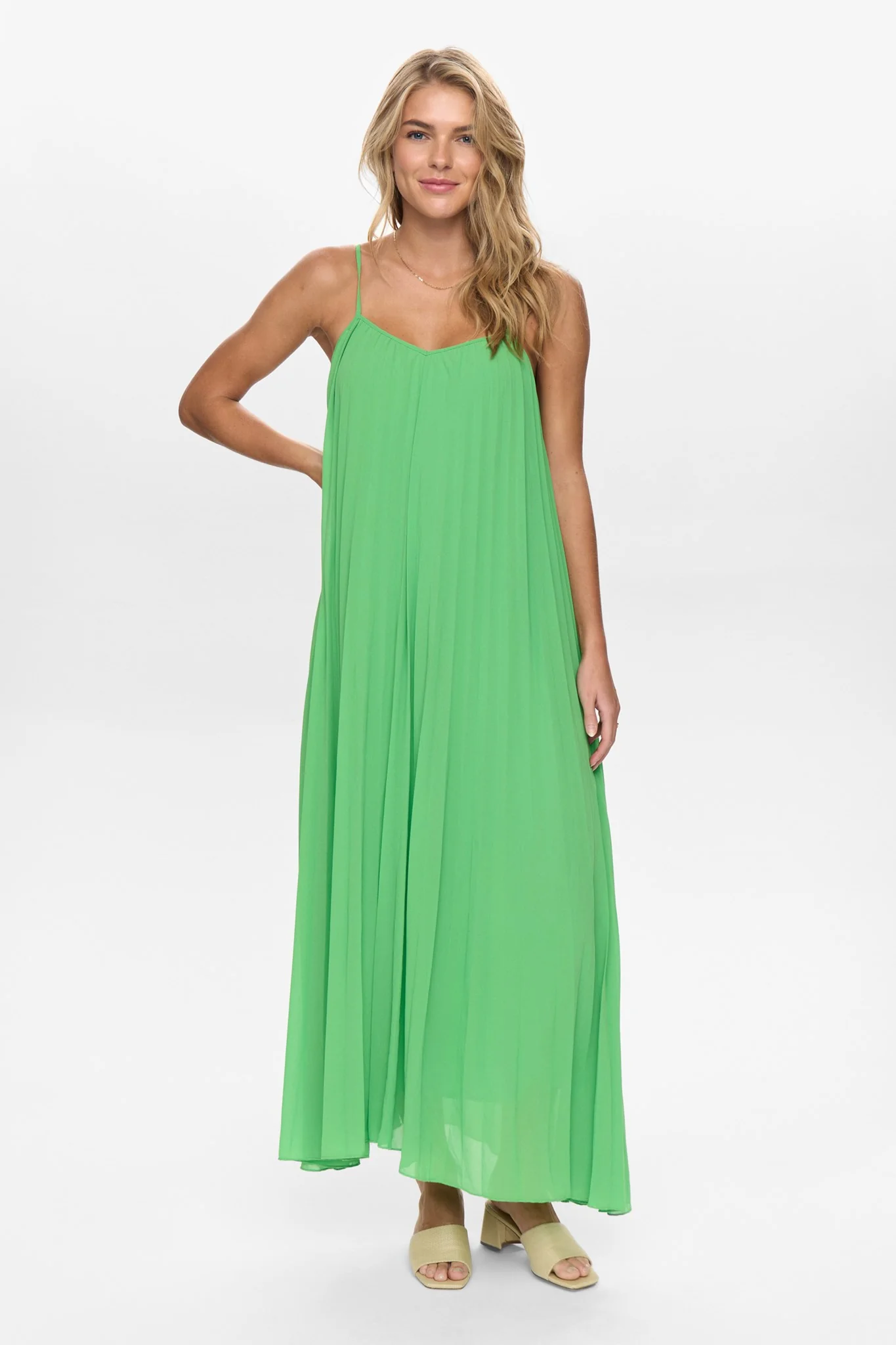 NUPARISA DRESS - Classic Green - Image 3
