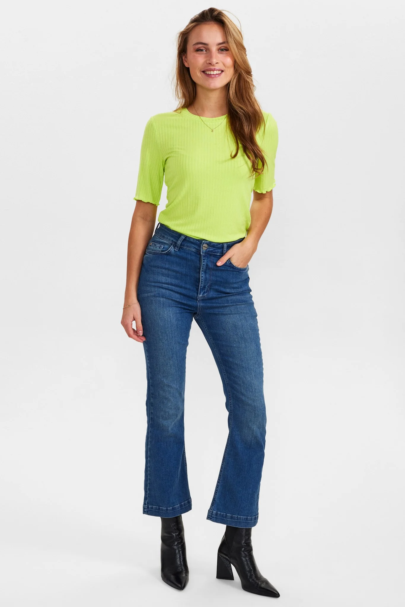 NURENEE CROP JEANS - Medium Blue Denim - Image 3