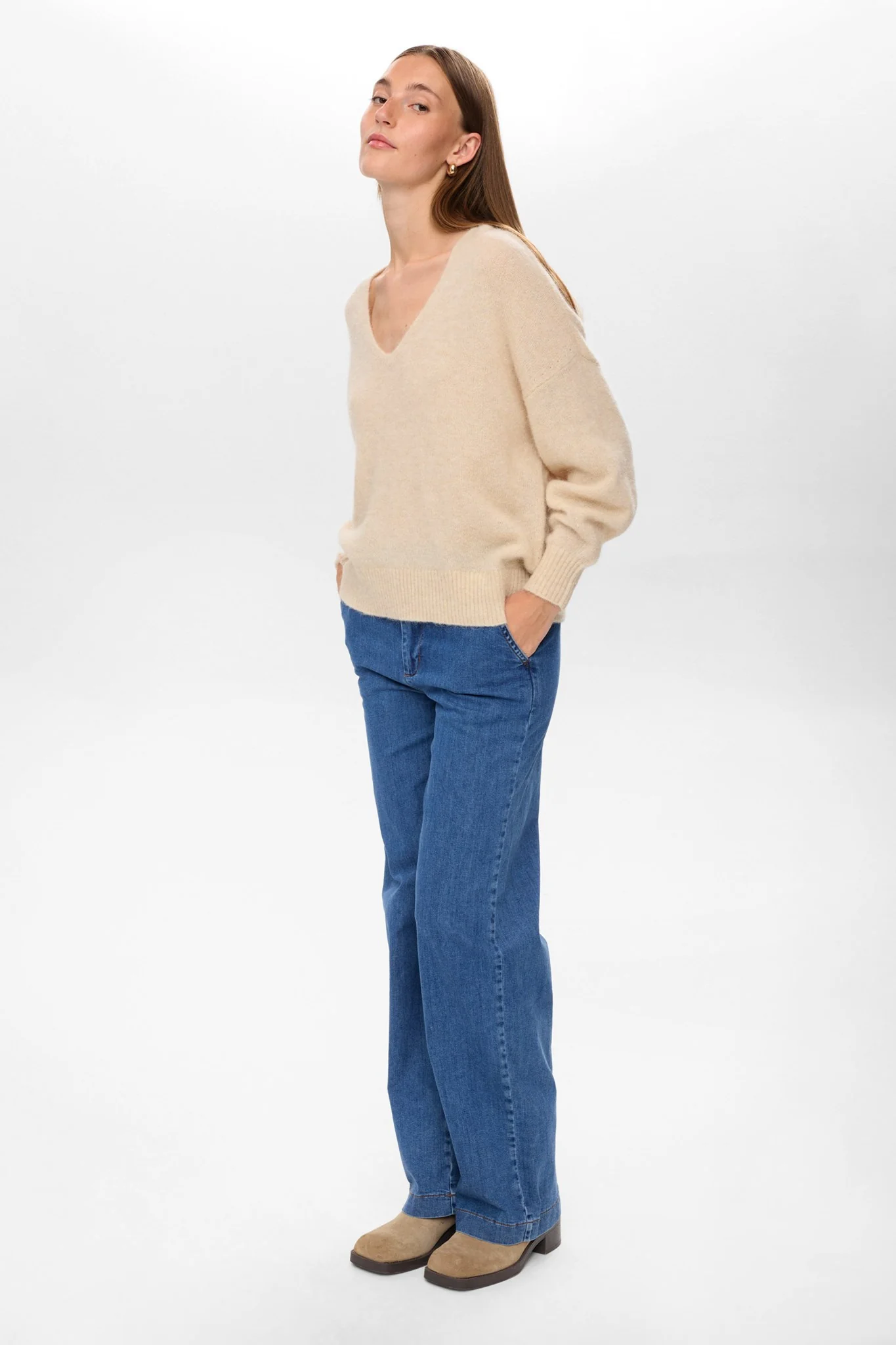 NURIETTE V-NECK PULLOVER  - Gray Morn - Image 3