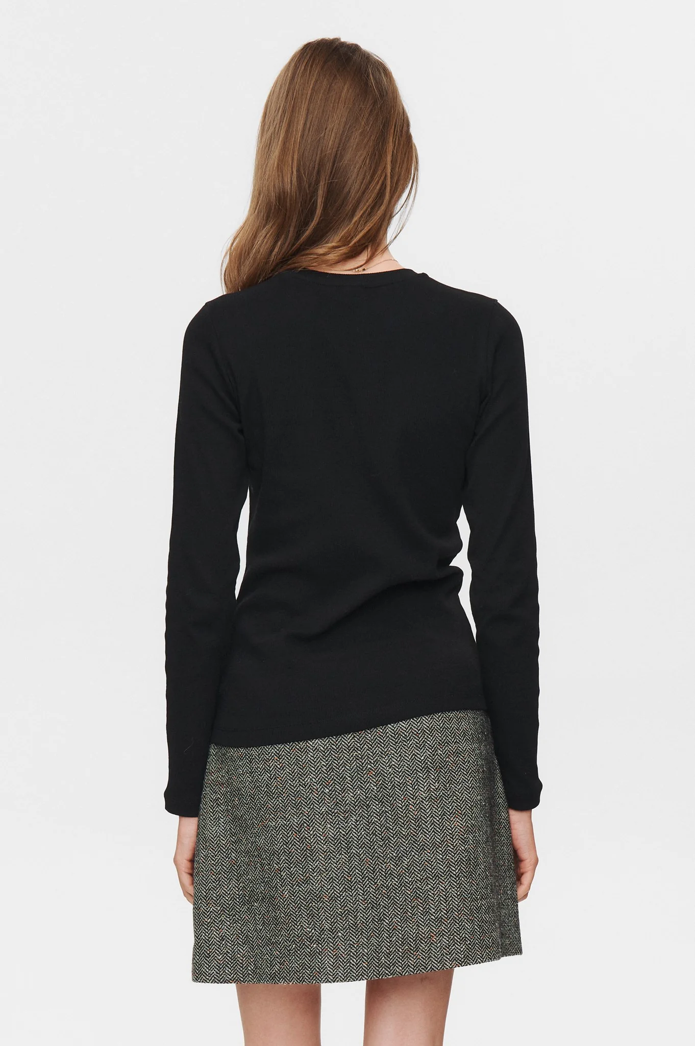 NURILEY LS TEE - Caviar - Image 2