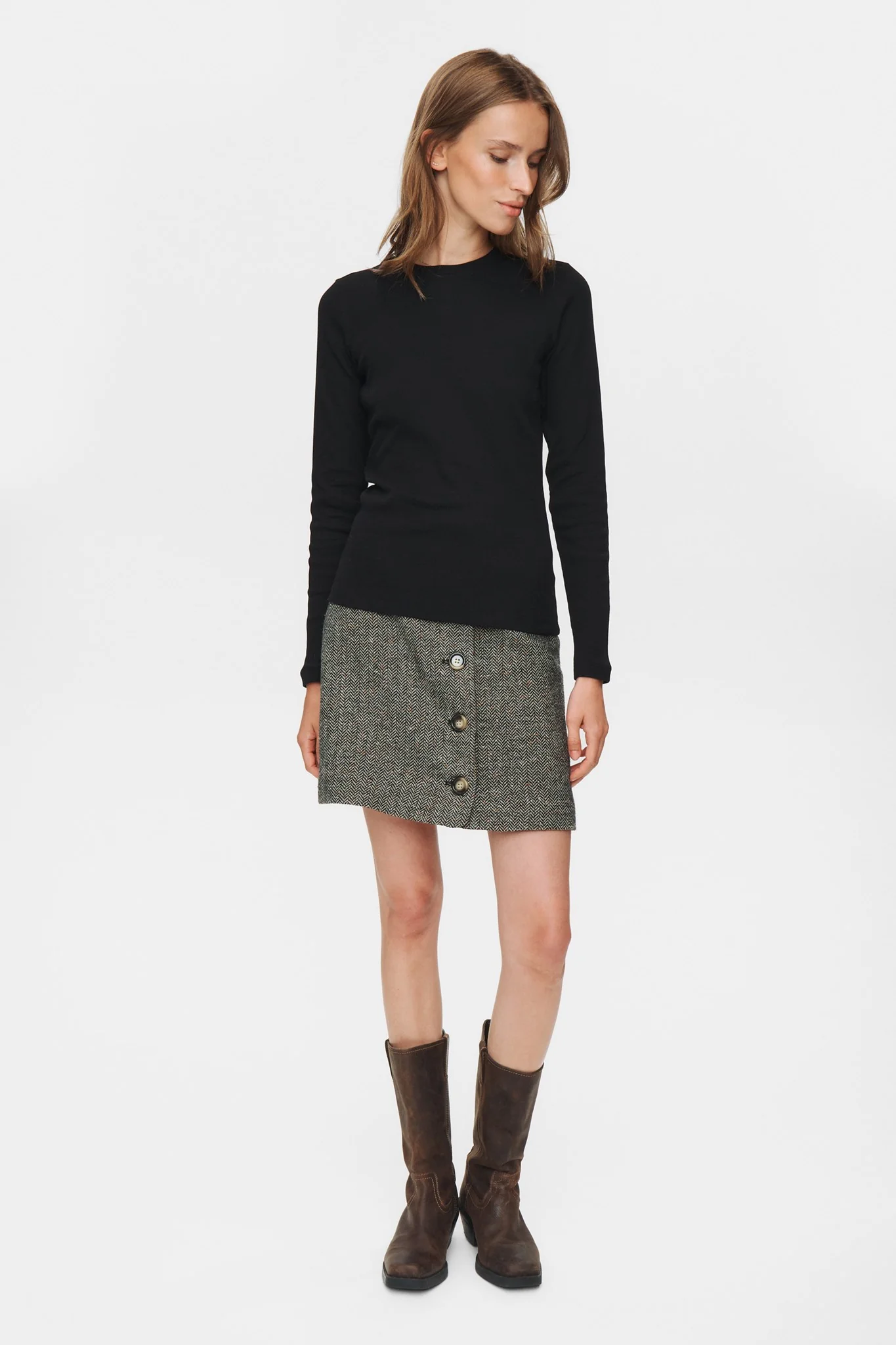 NURILEY LS TEE - Caviar - Image 3