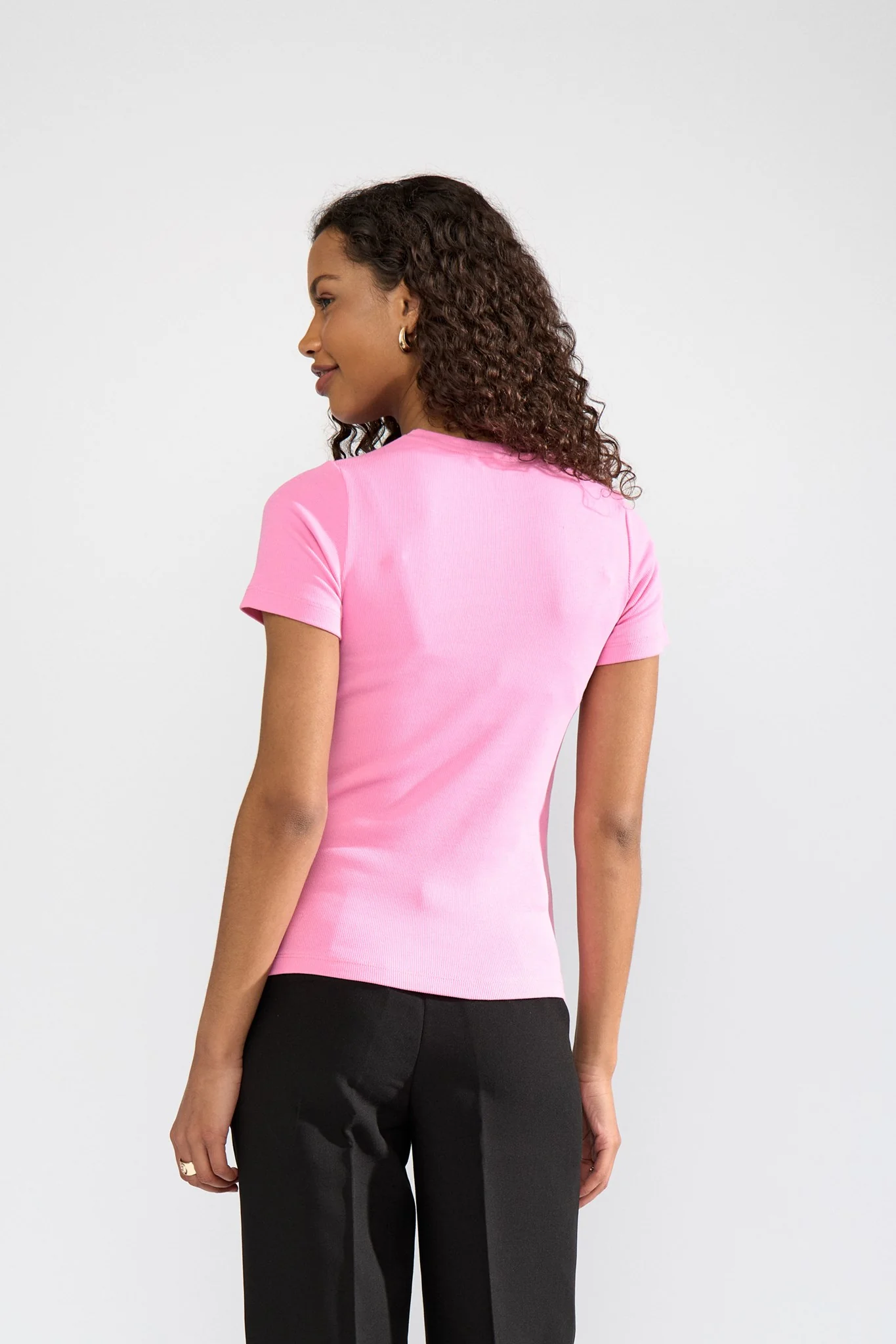 NURILEY SS TEE - Fuchsia Pink - Image 2