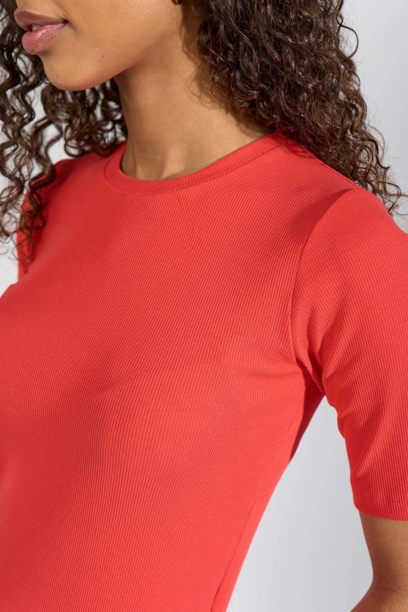NURILEY TEE - High Risk Red - Image 4