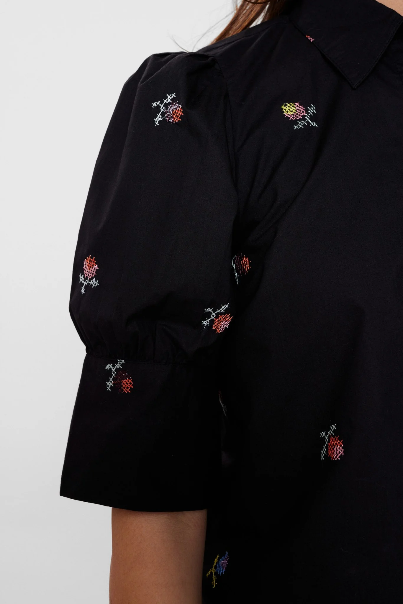 NUROSE SHIRT - Caviar - Image 4