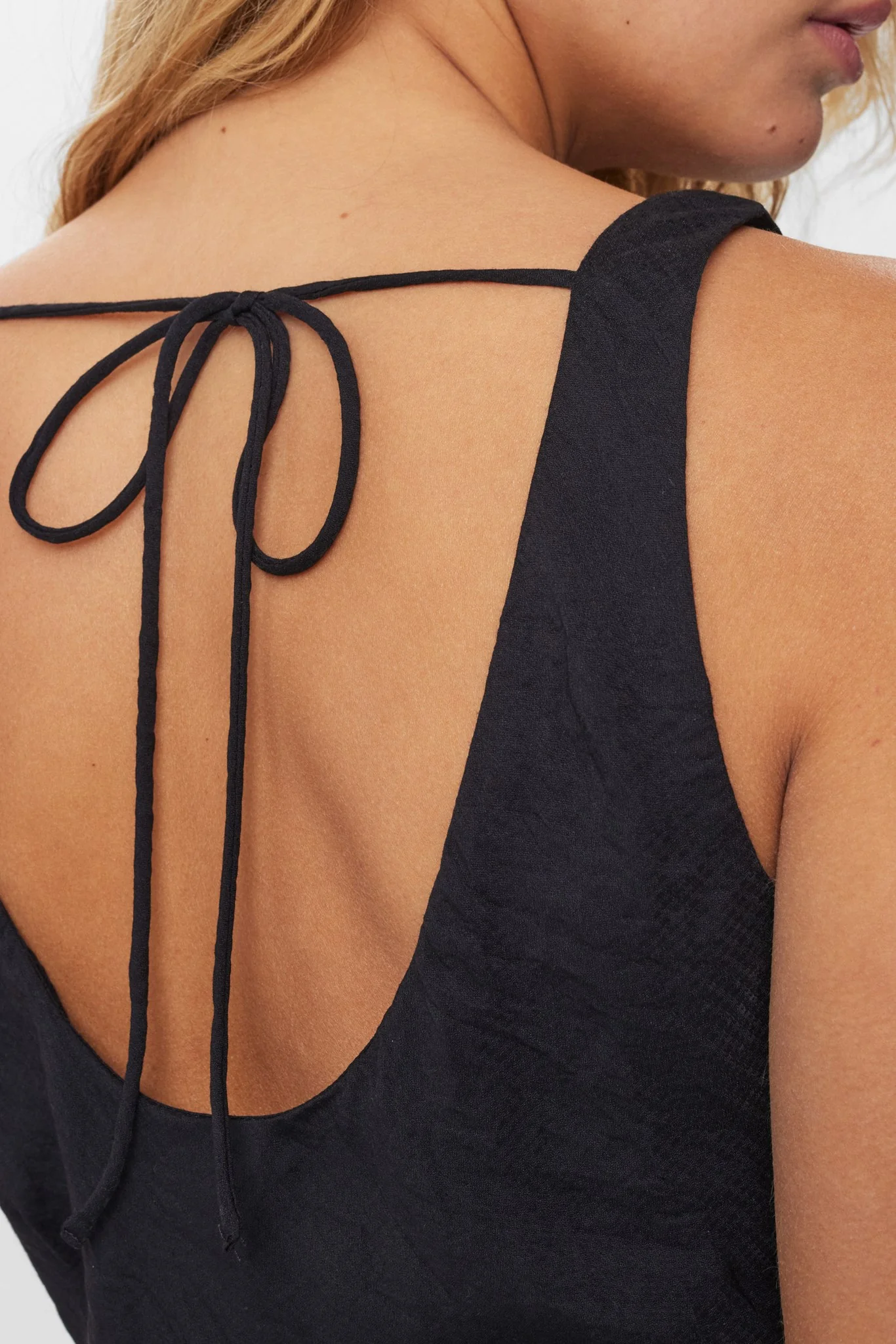NUROXANNE DRESS - Caviar - Image 4