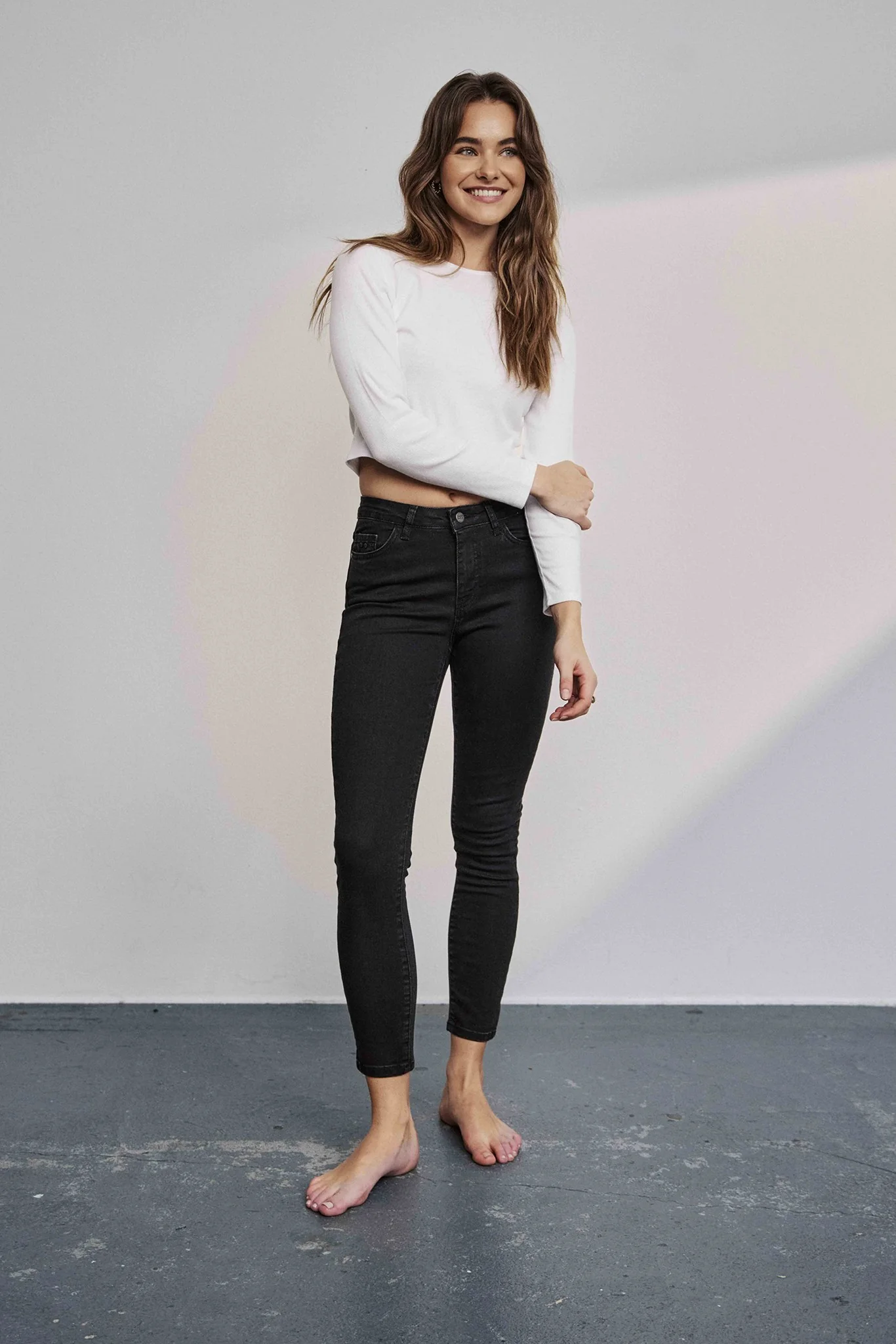 NUSIDNEY CROPPED BLACK  - Pirate Black - Image 3