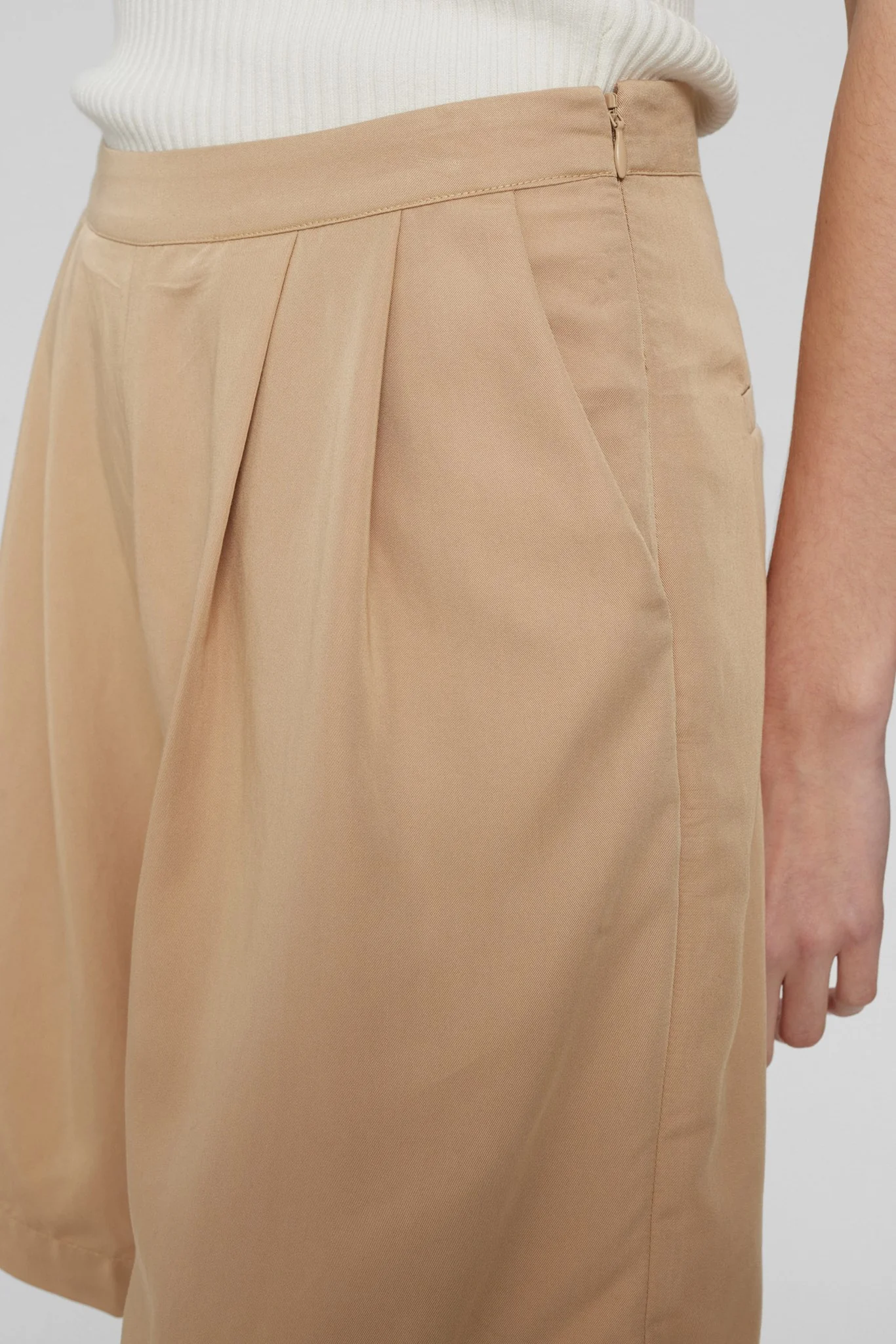 NUSUMMER SHORTS  - Sesame - Image 4