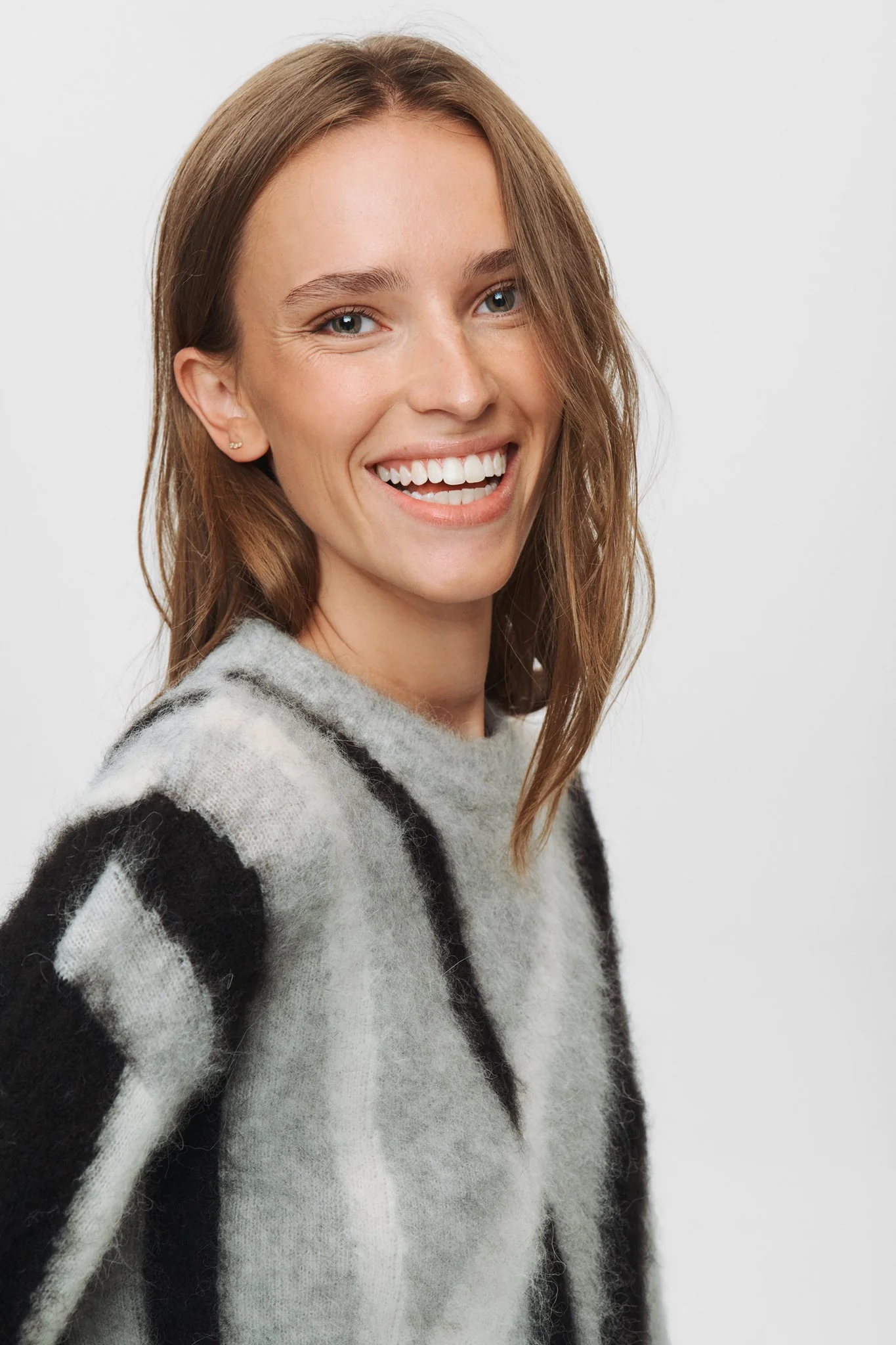 NUSURI BRUSHED PATTERN PULLOVER - Light grey mel - Image 6