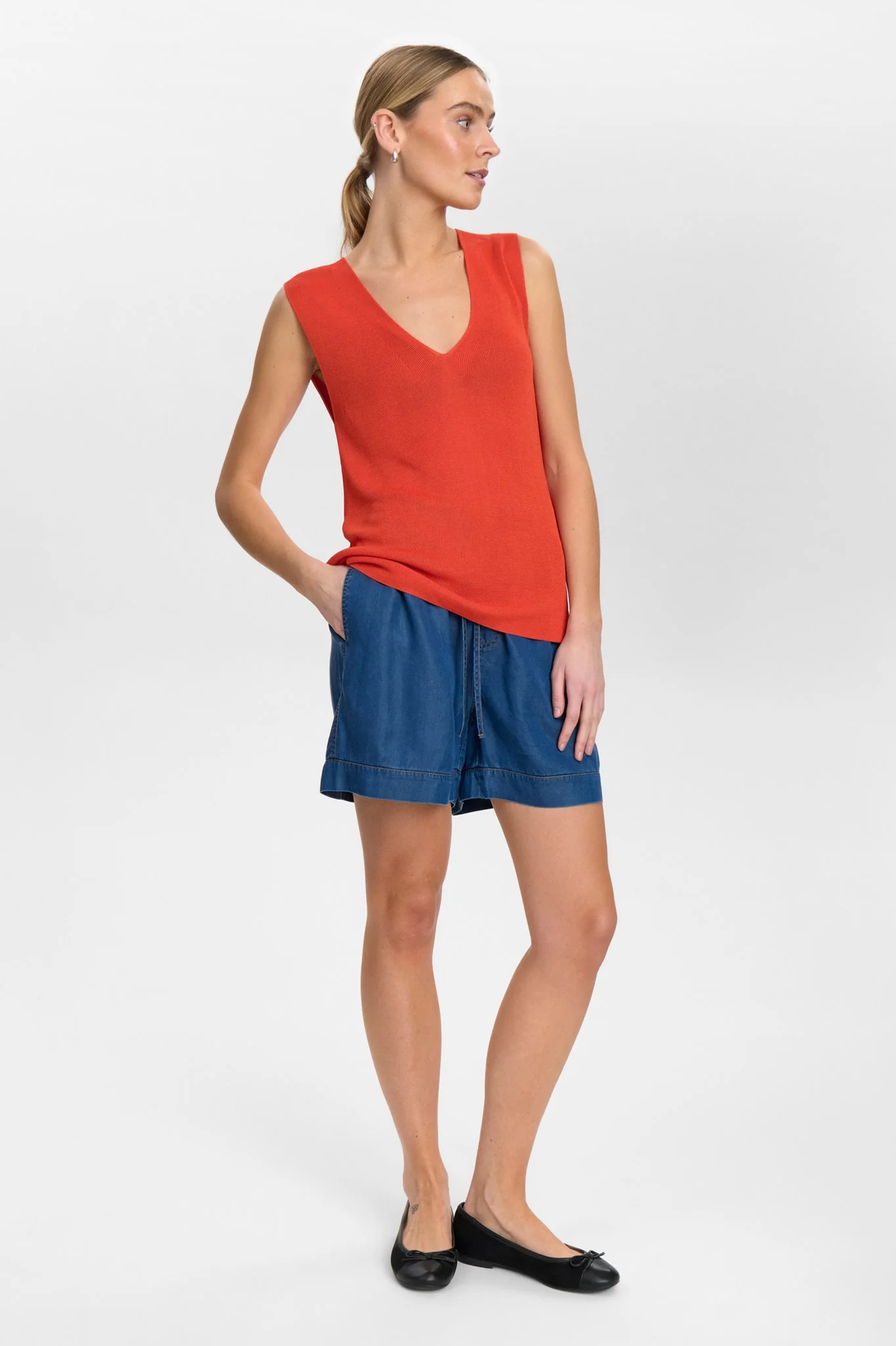 NUTAMPA VEST - Cherry Tomato - Image 6