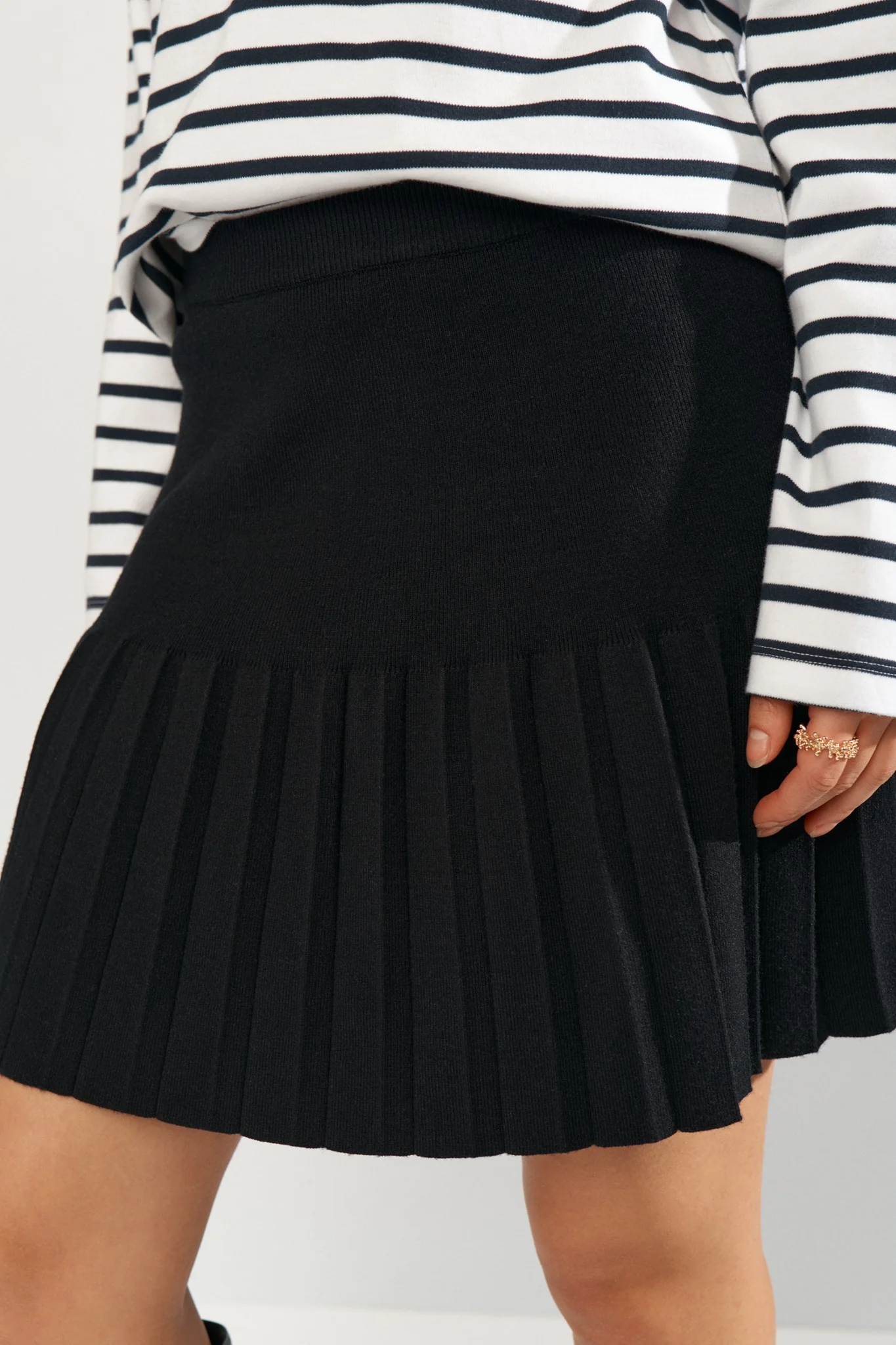 NUTULLA KNIT SKIRT - Caviar - Image 5