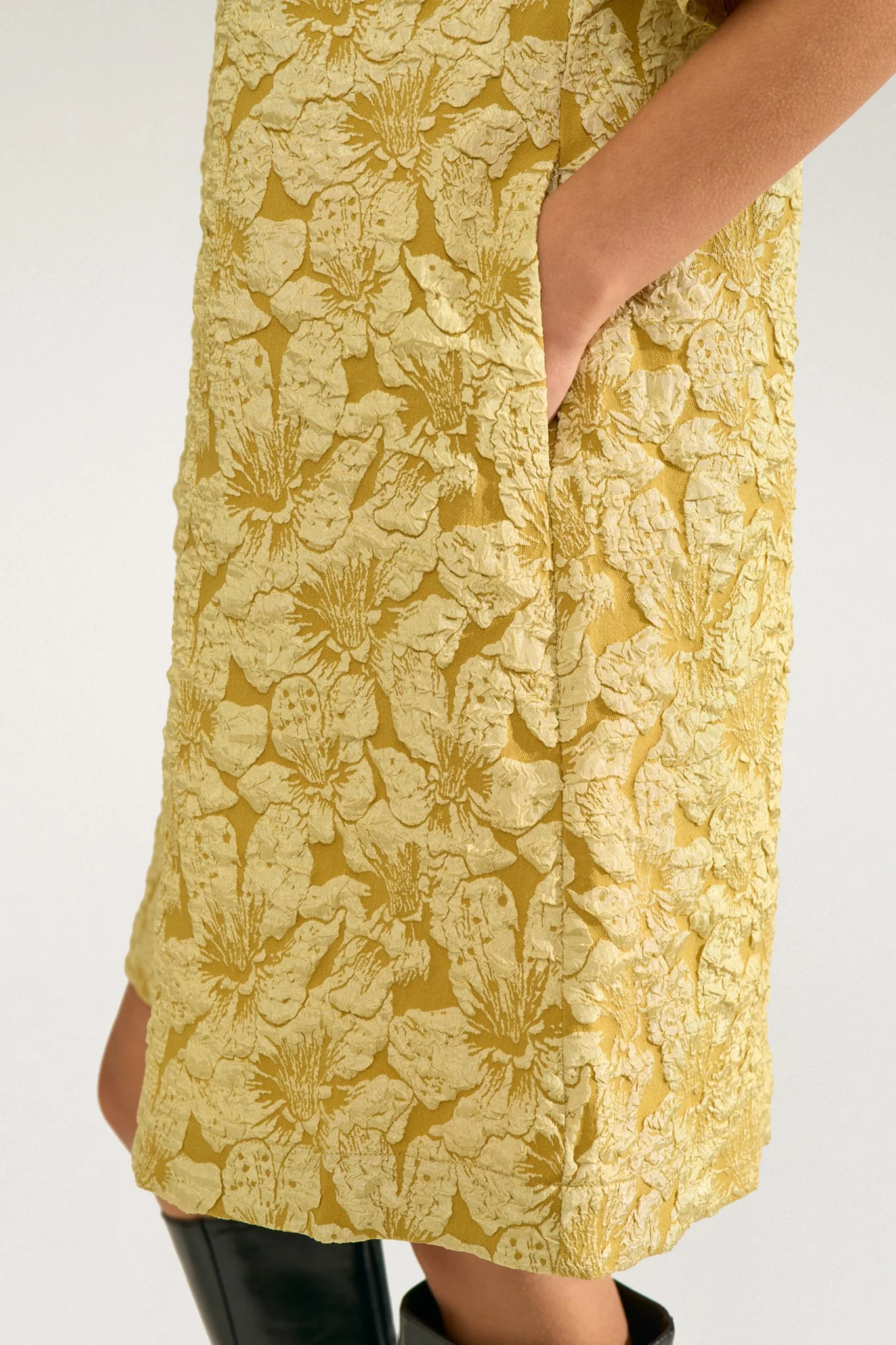 NUVIDA DRESS - Gold Flake - Image 5