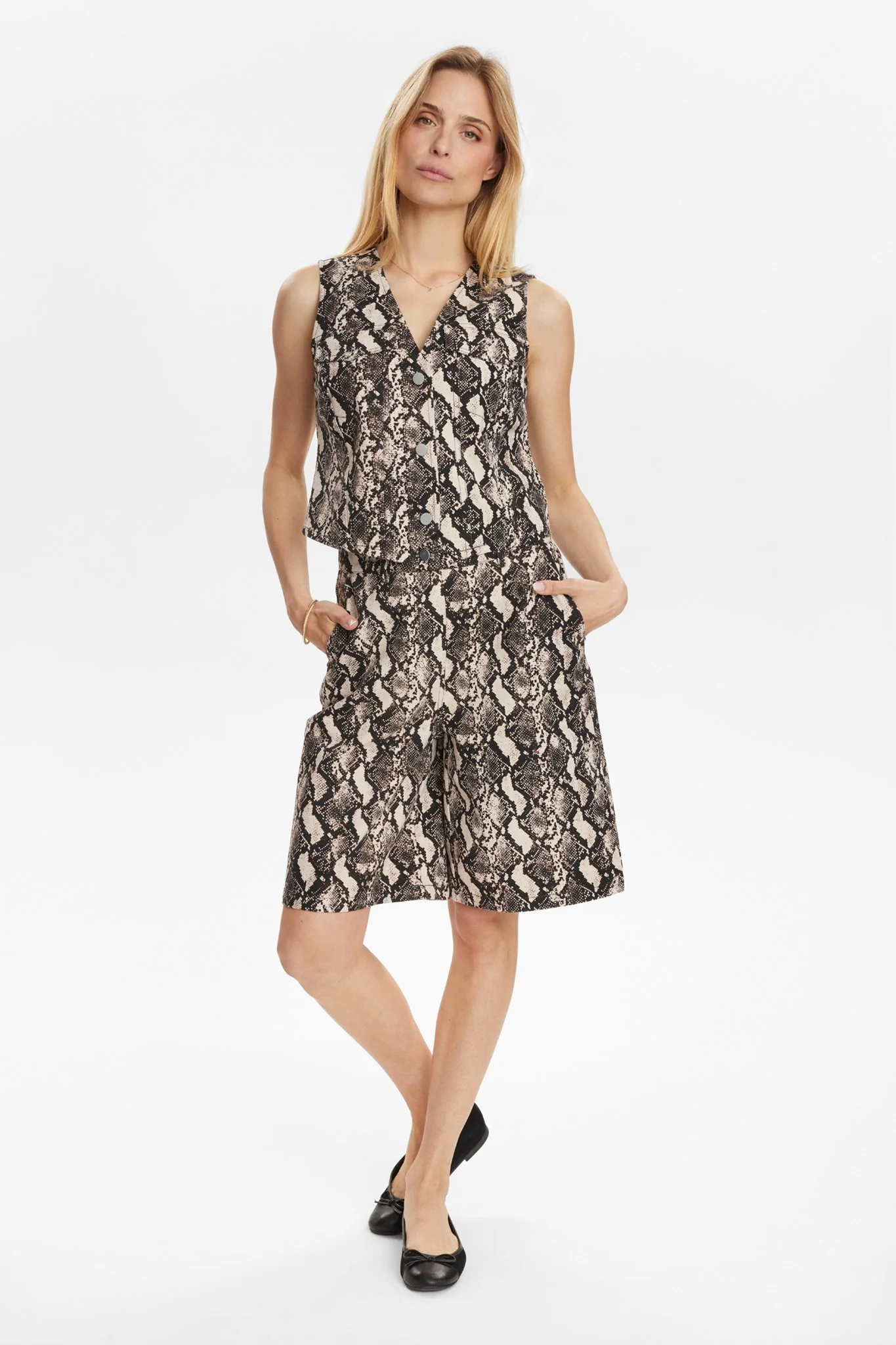 NUVIITA VEST - Gray Morn - Image 3