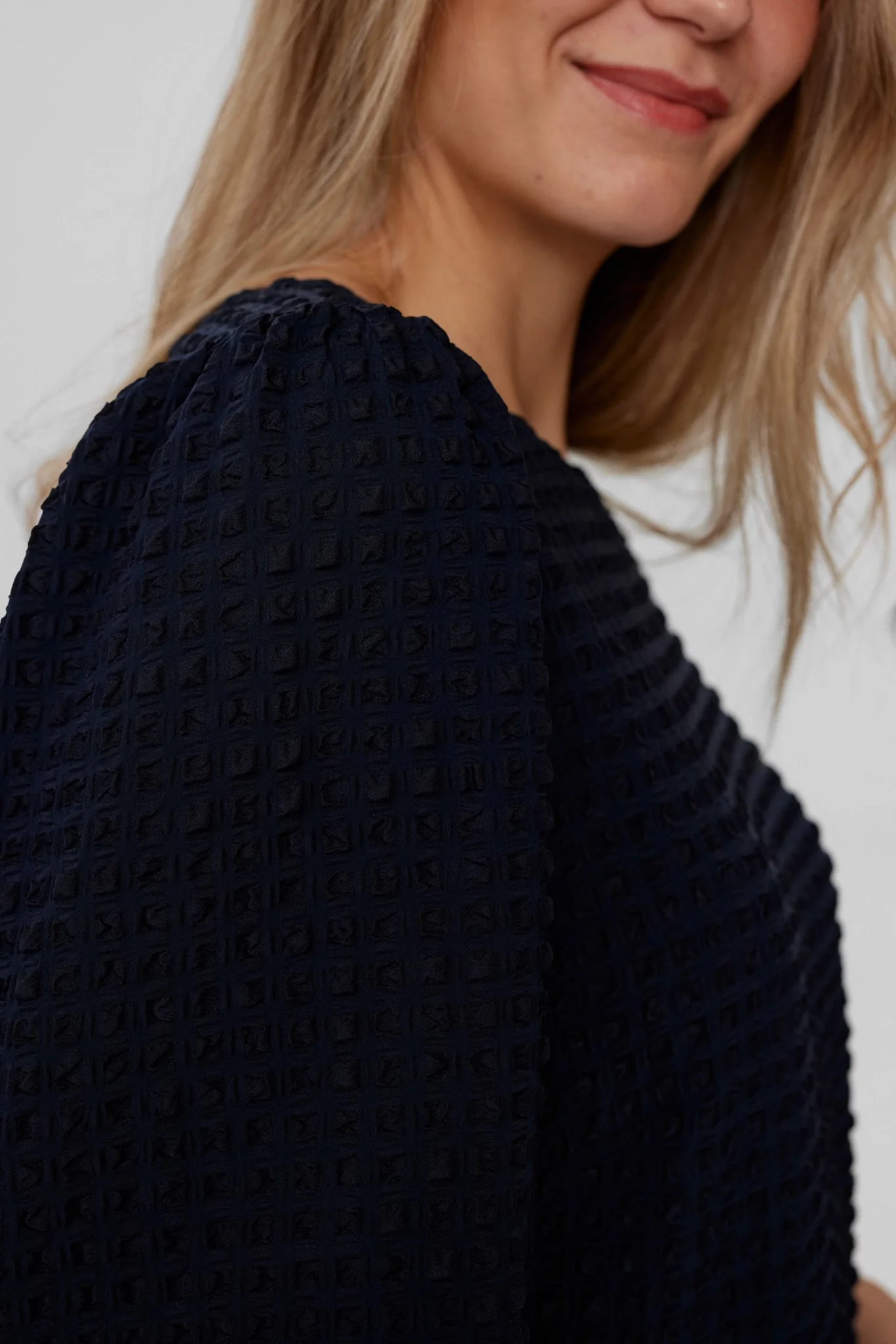 NUVILJE O-NECK DRESS - Dark Sapphire - Image 4