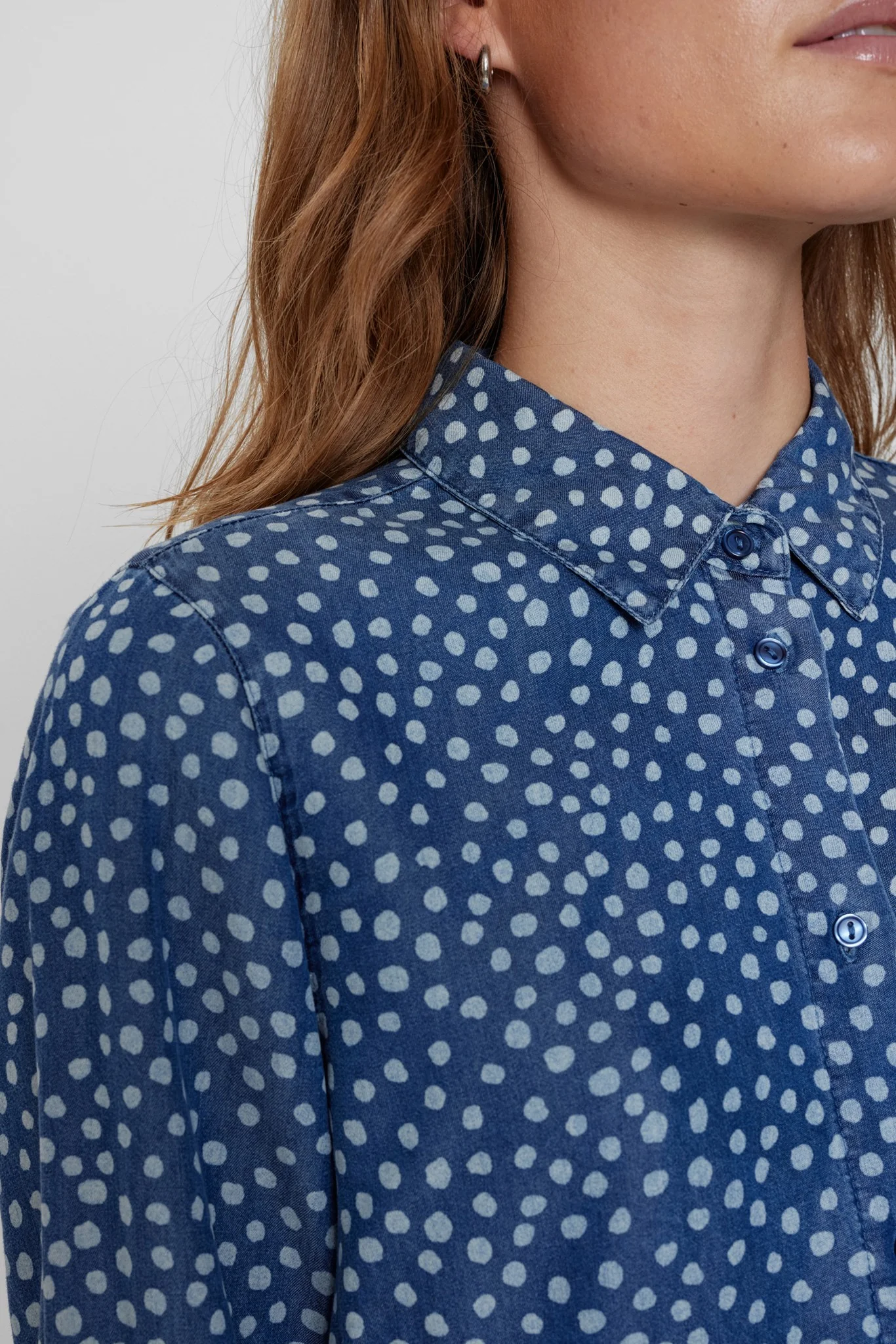 NUVILNA SHIRT - Medium Blue Denim - Image 4