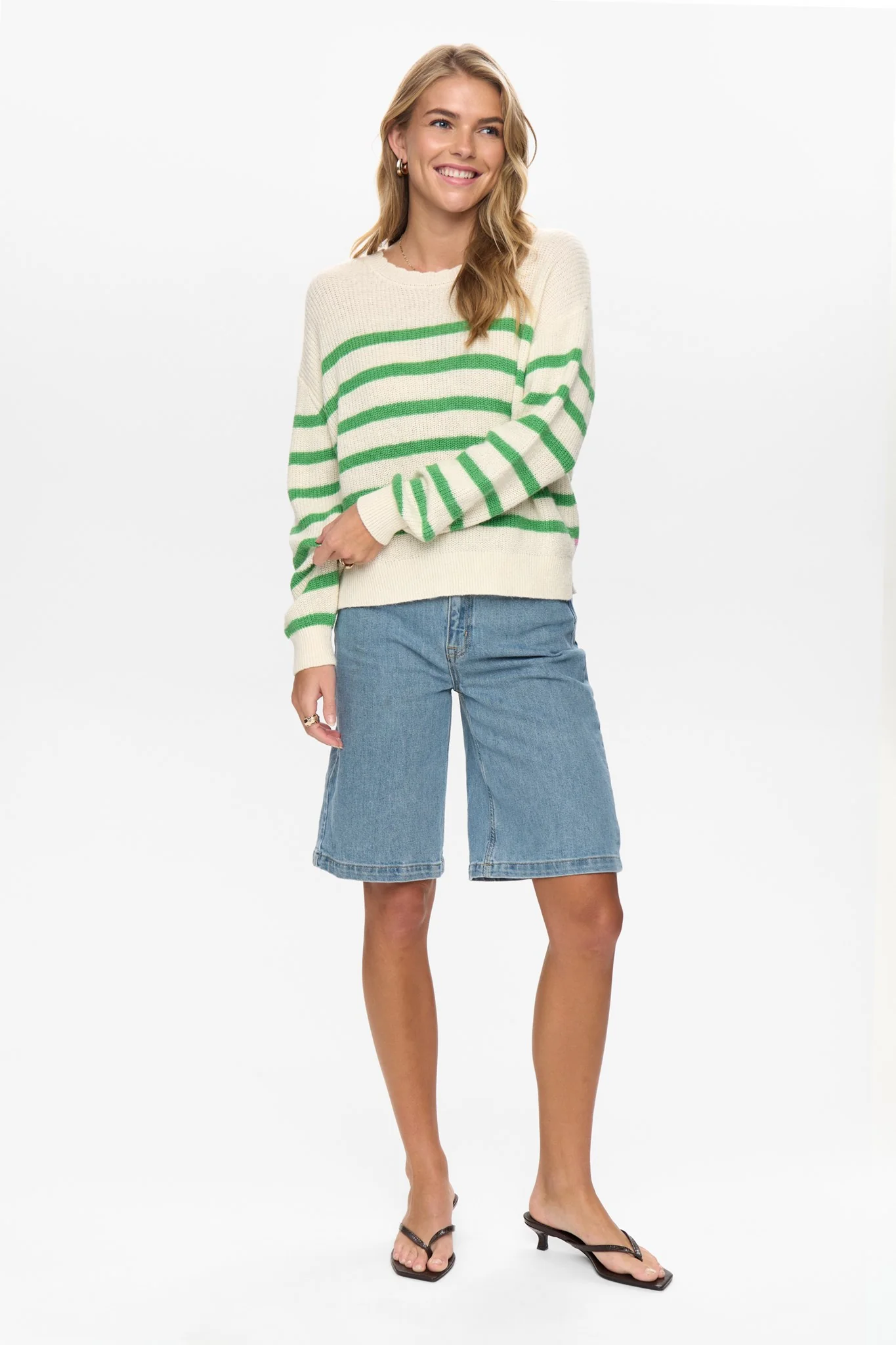 NUVINETTE PULLOVER - Vibrant Green - Image 3