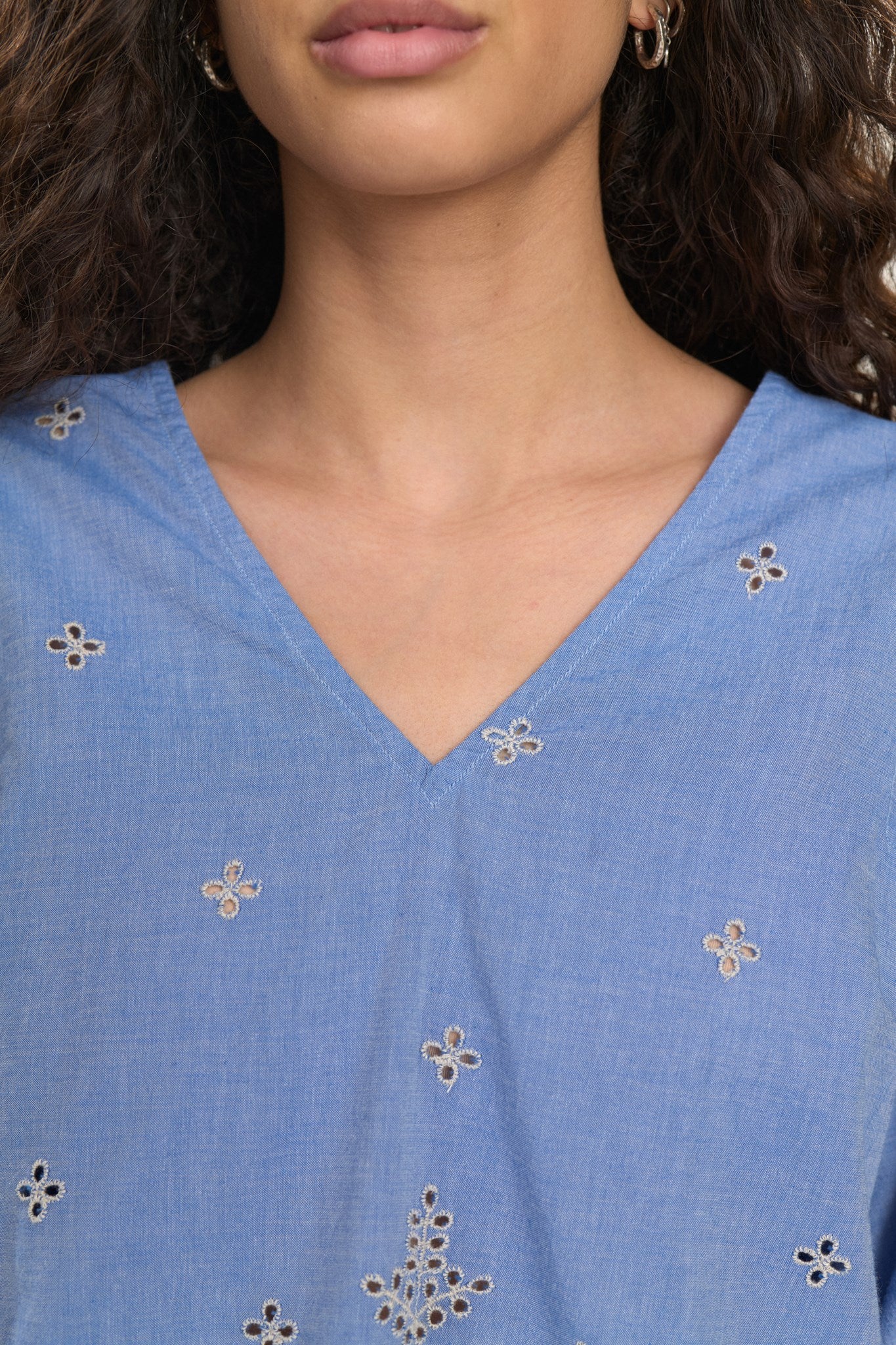 NUWIVECA SS BLOUSE - Medium Blue Denim - Image 4