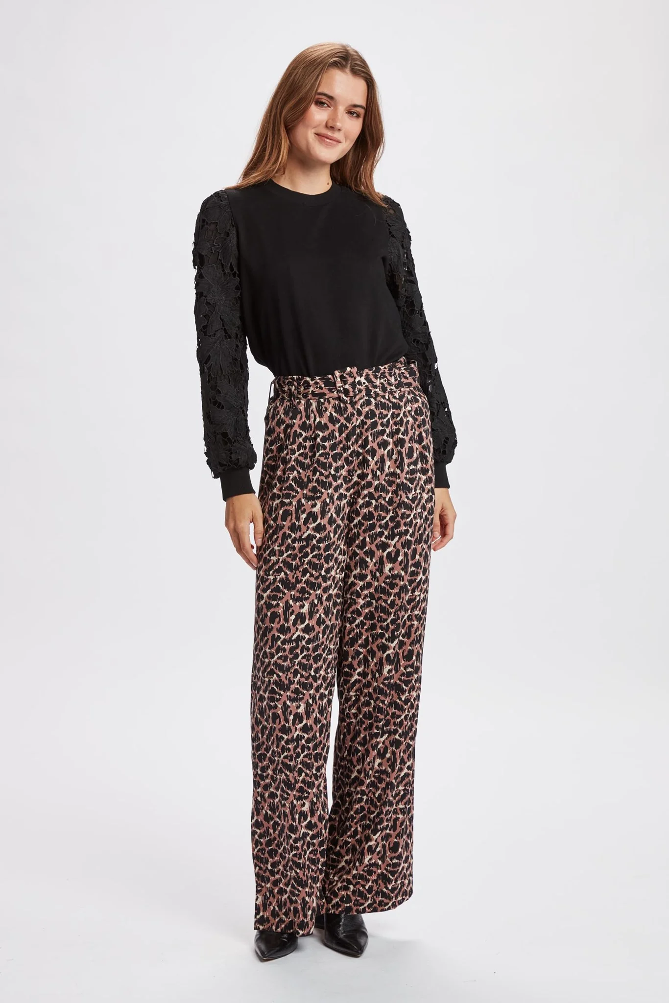 NUYVONNE PANTS - Nutmeg - Image 3