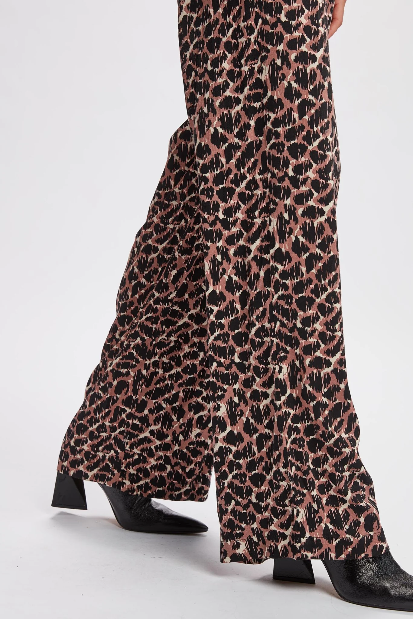 NUYVONNE PANTS - Nutmeg - Image 5