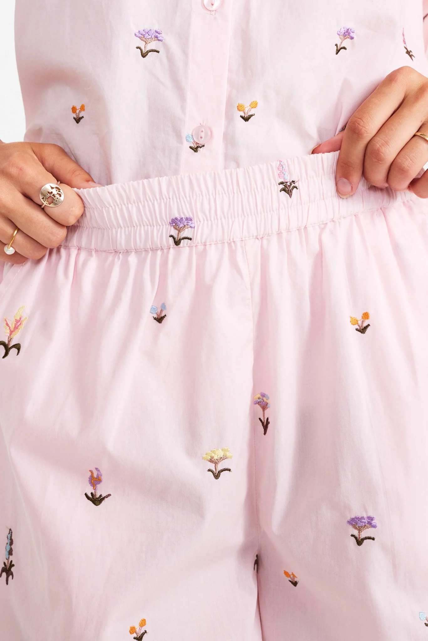 NUZOE SHORTS  - Pinkesque - Image 5