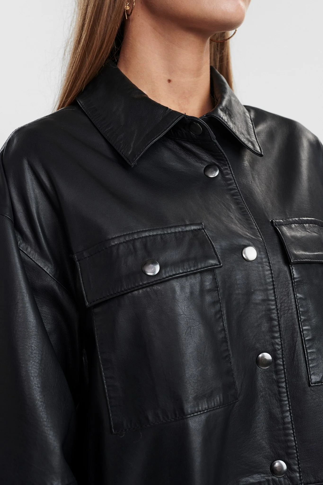 SISABILA OVERSHIRT - Caviar - Image 4