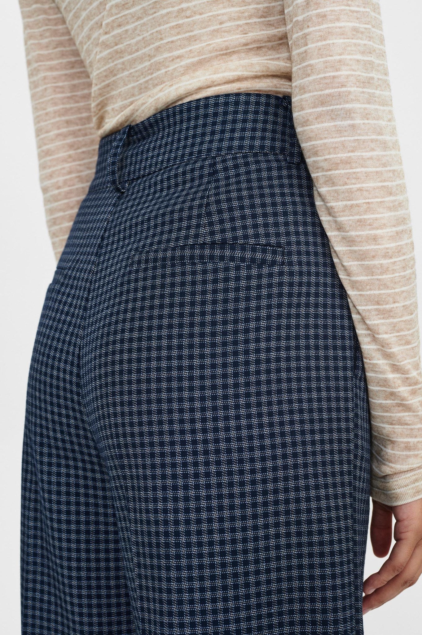 SISANA SHORTS - Dark Sapphire - Image 5